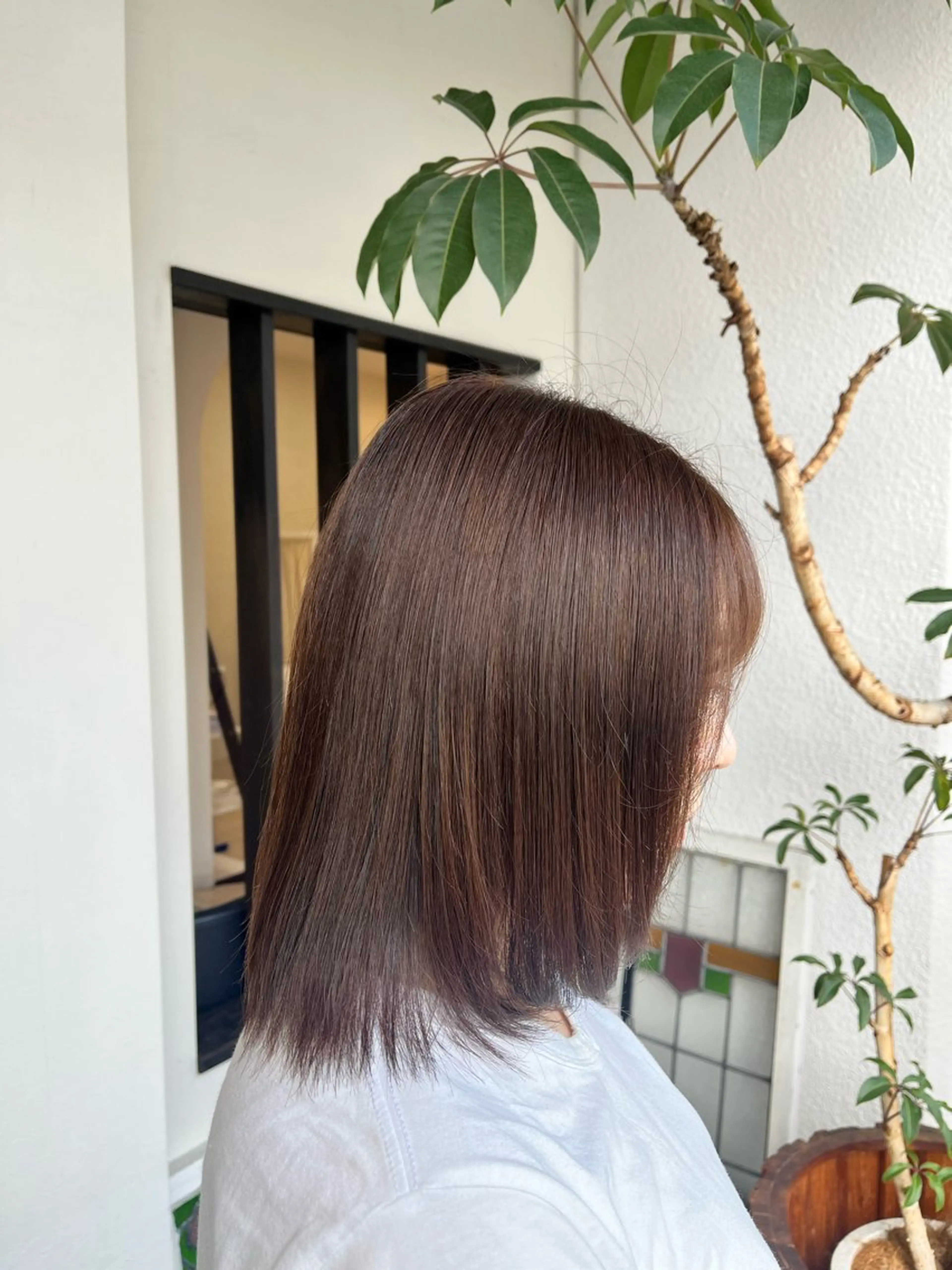 ミディアム カラー ベージュカラー オリーブベージュ ヘアカラー 黒川 綾音のヘアスタイル