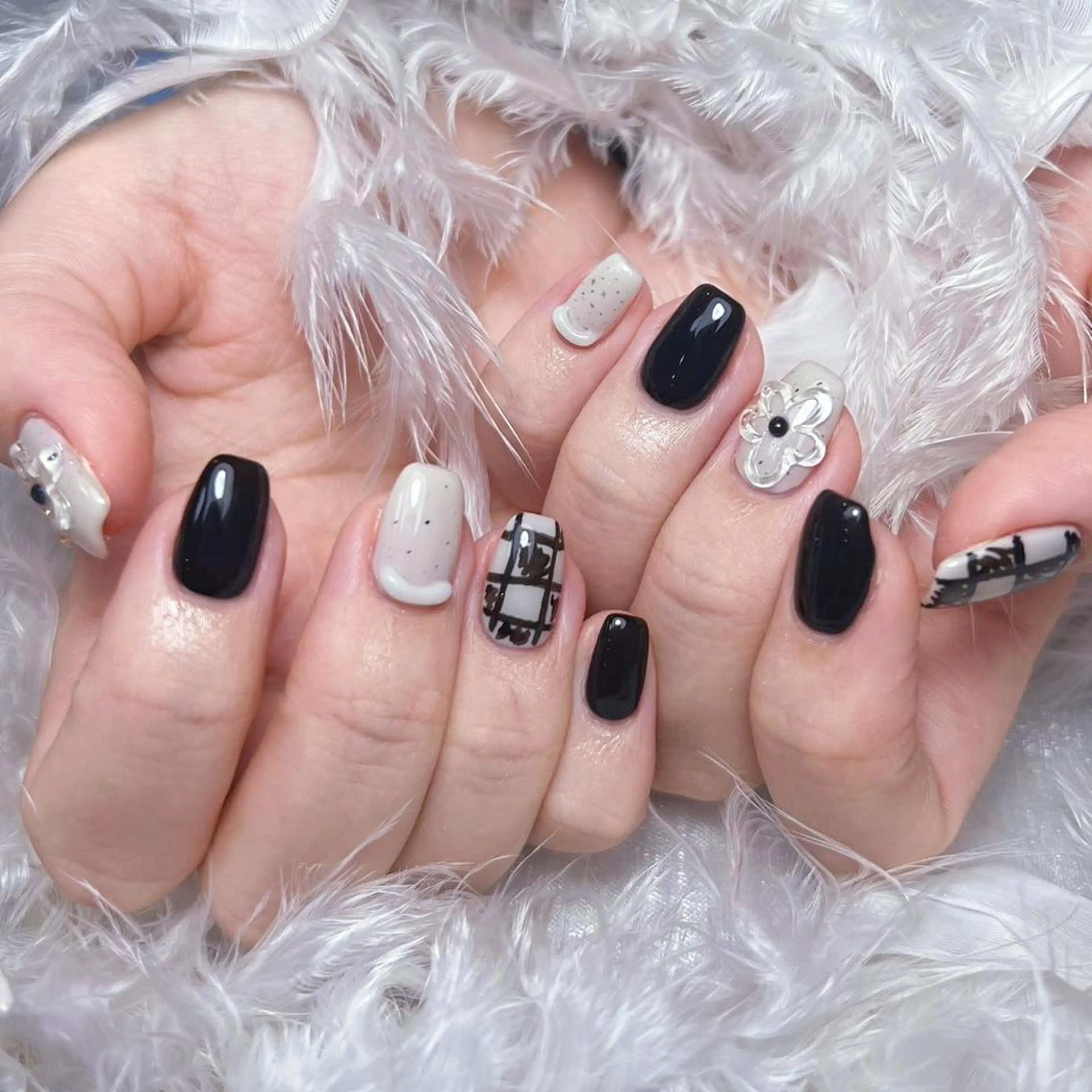 ネイル アートネイル オーロラネイル ガーリー キラキラネイル 韓国ネイル Nail Monsterのネイルデザイン