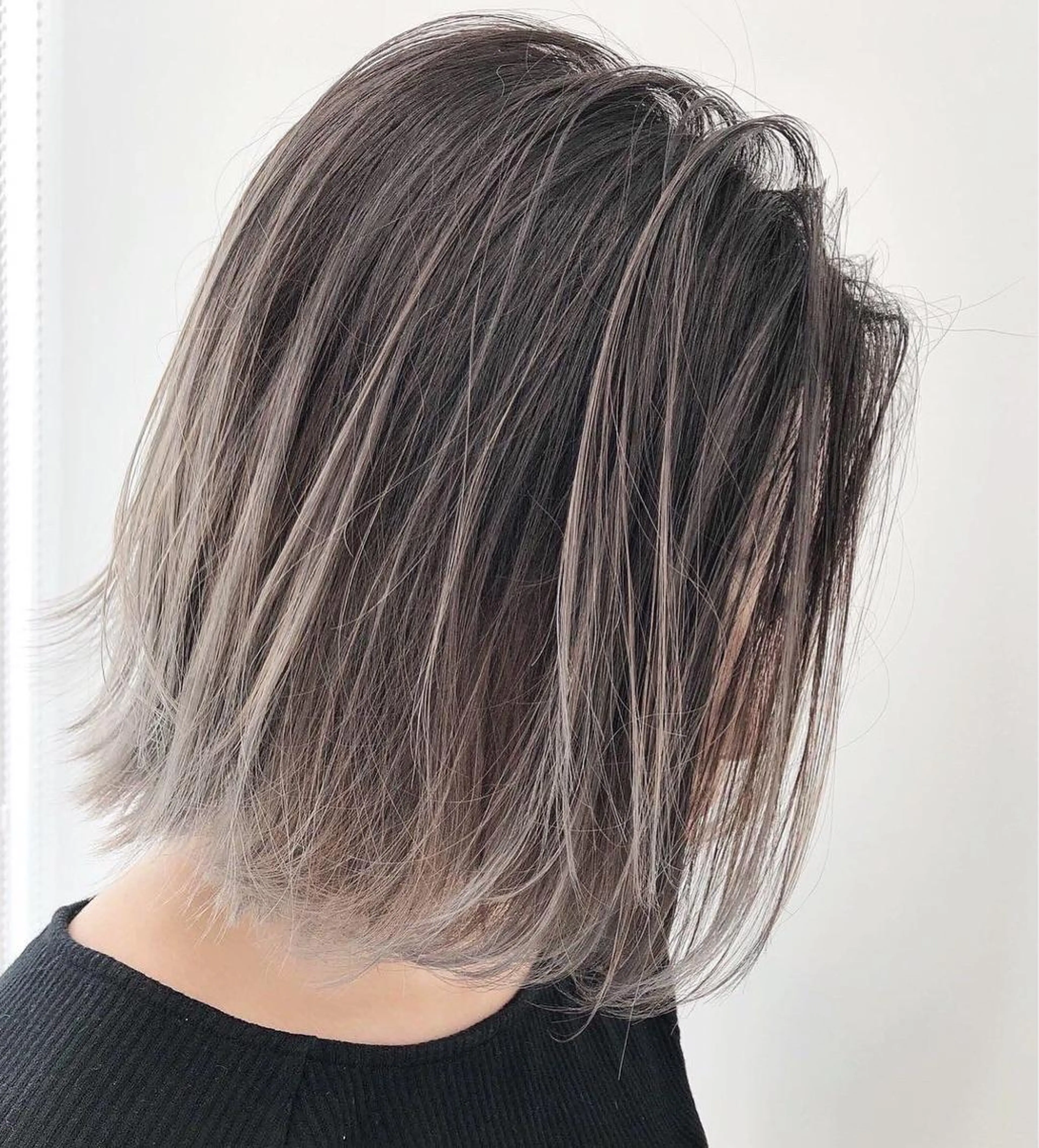 ミディアム カラー ヘアアレンジ バレイヤージュ ブリーチ レイヤーカット 🦄インナーカラー 🦄貫井彩花のヘアスタイル