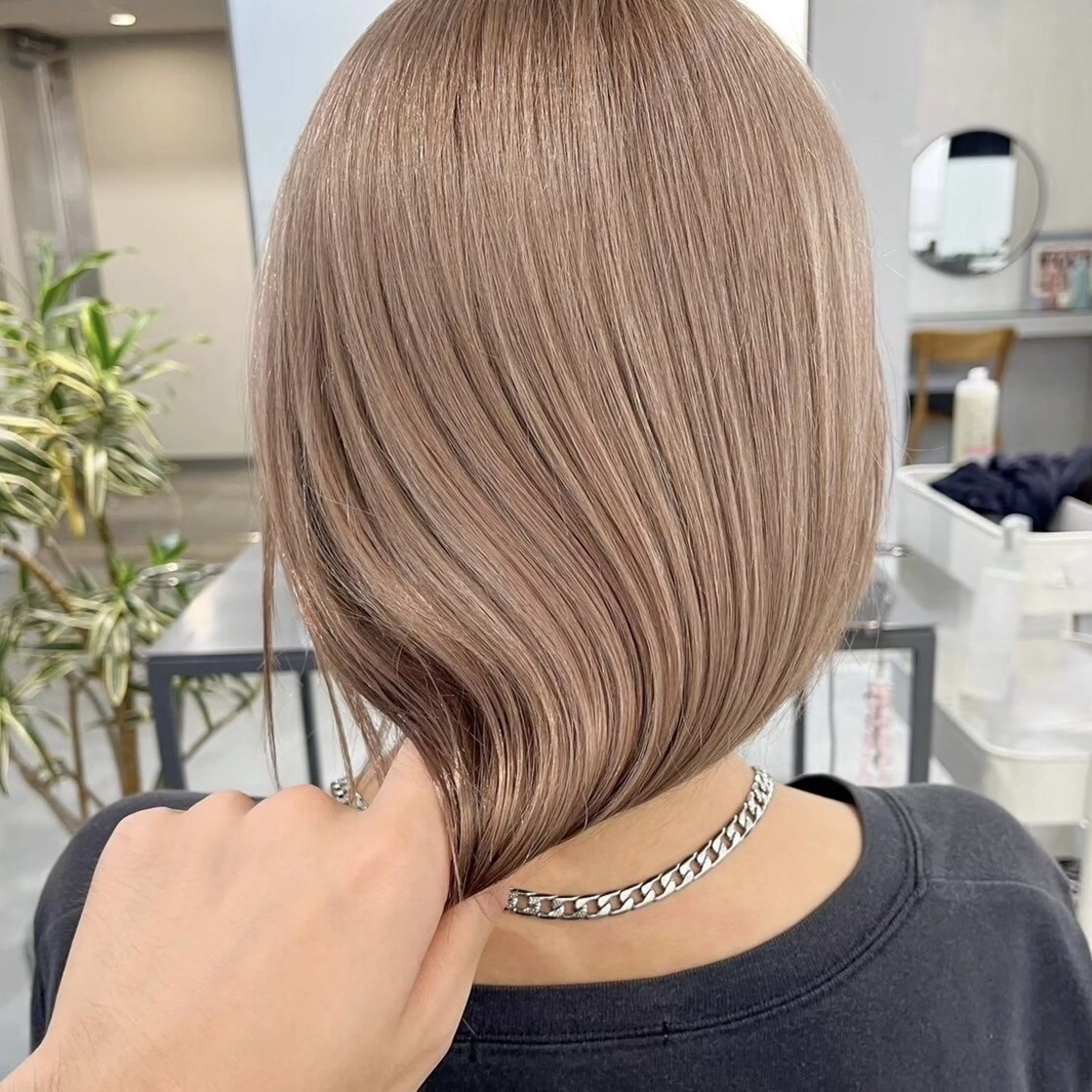 ミディアム ヘアカラー くびれボブ/インナー カラー☘️taigaのヘアスタイル
