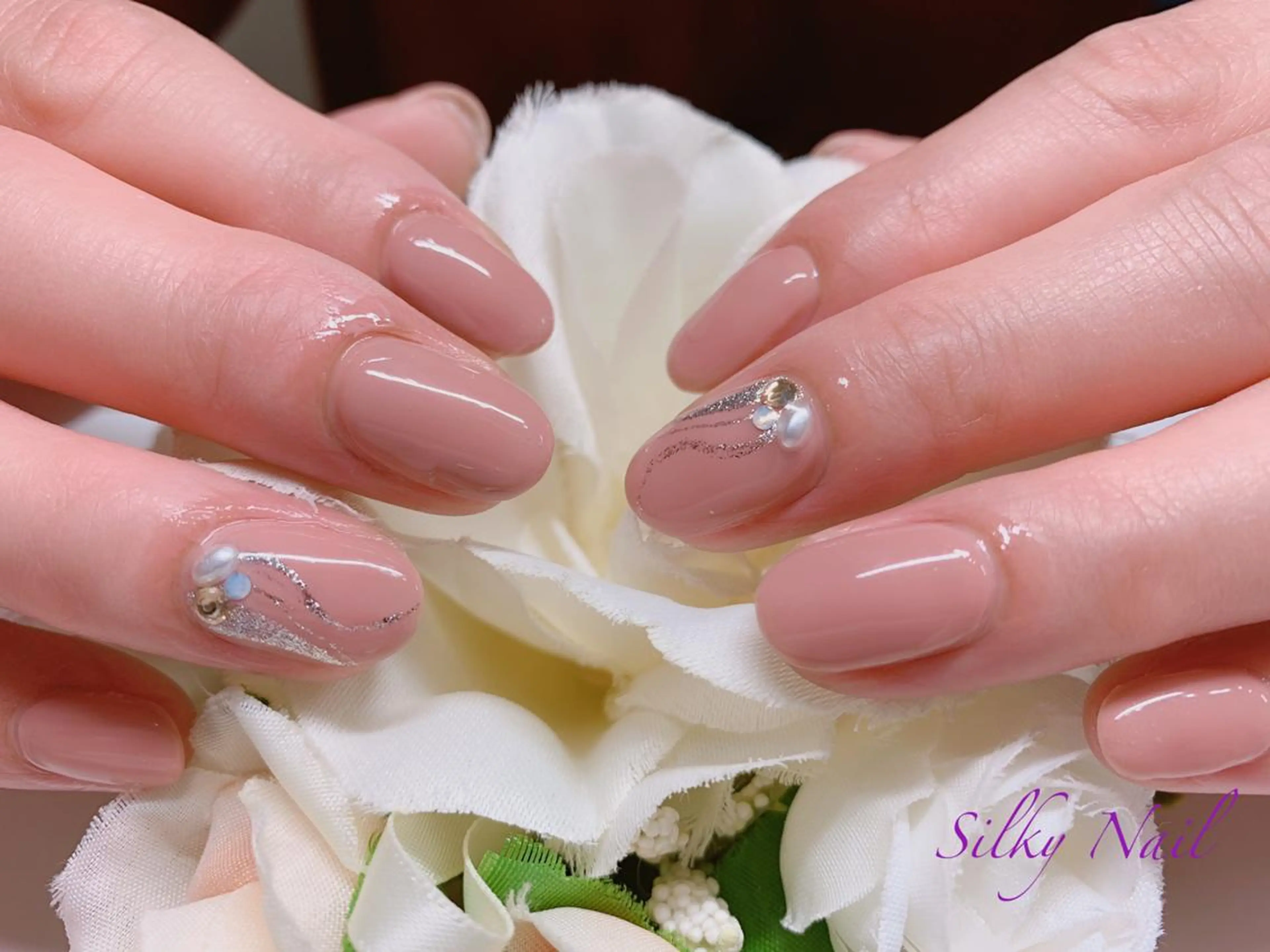 ネイル Silky_nail Sの眉毛・アイブロウイメージ