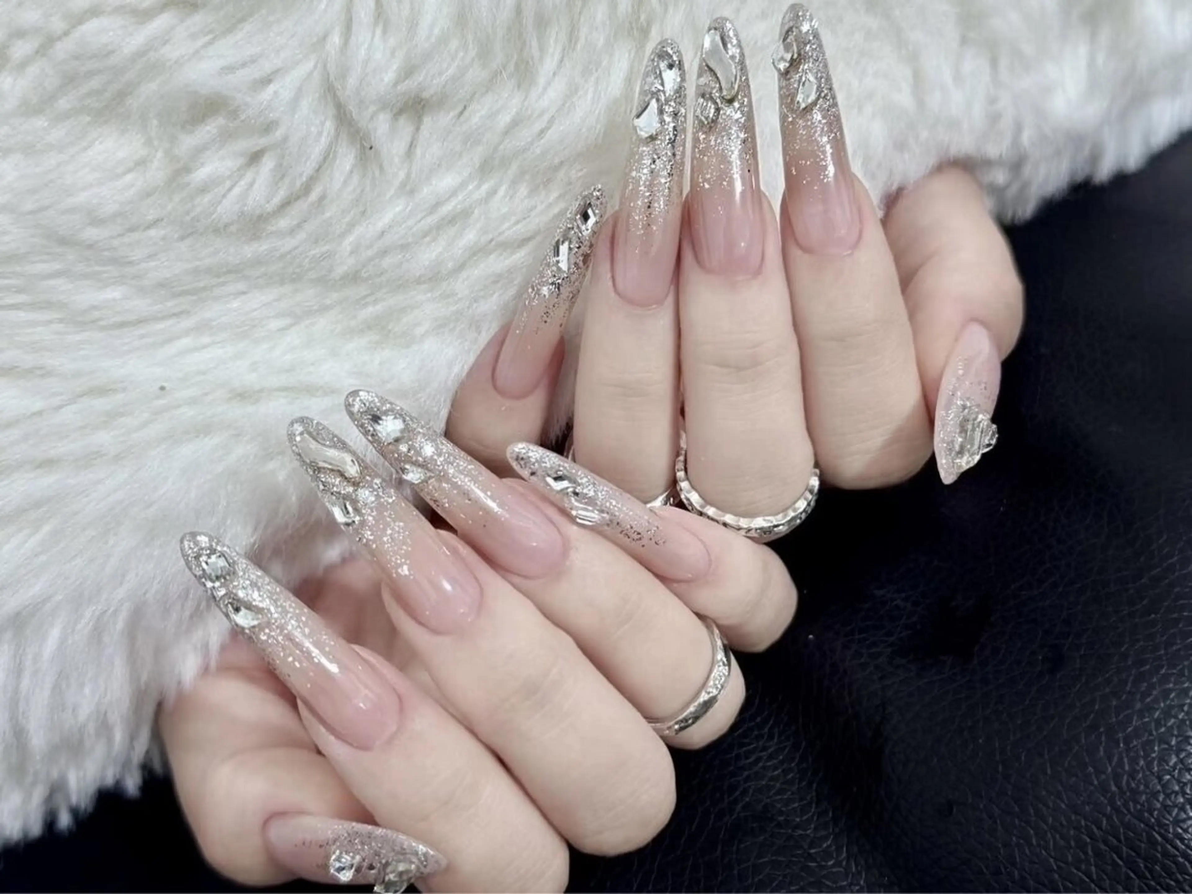 ネイル チークネイル フットネイル フレンチネイル ジェルネイル ガーリー ハンドネイル Liora nail salonのネイルデザイン