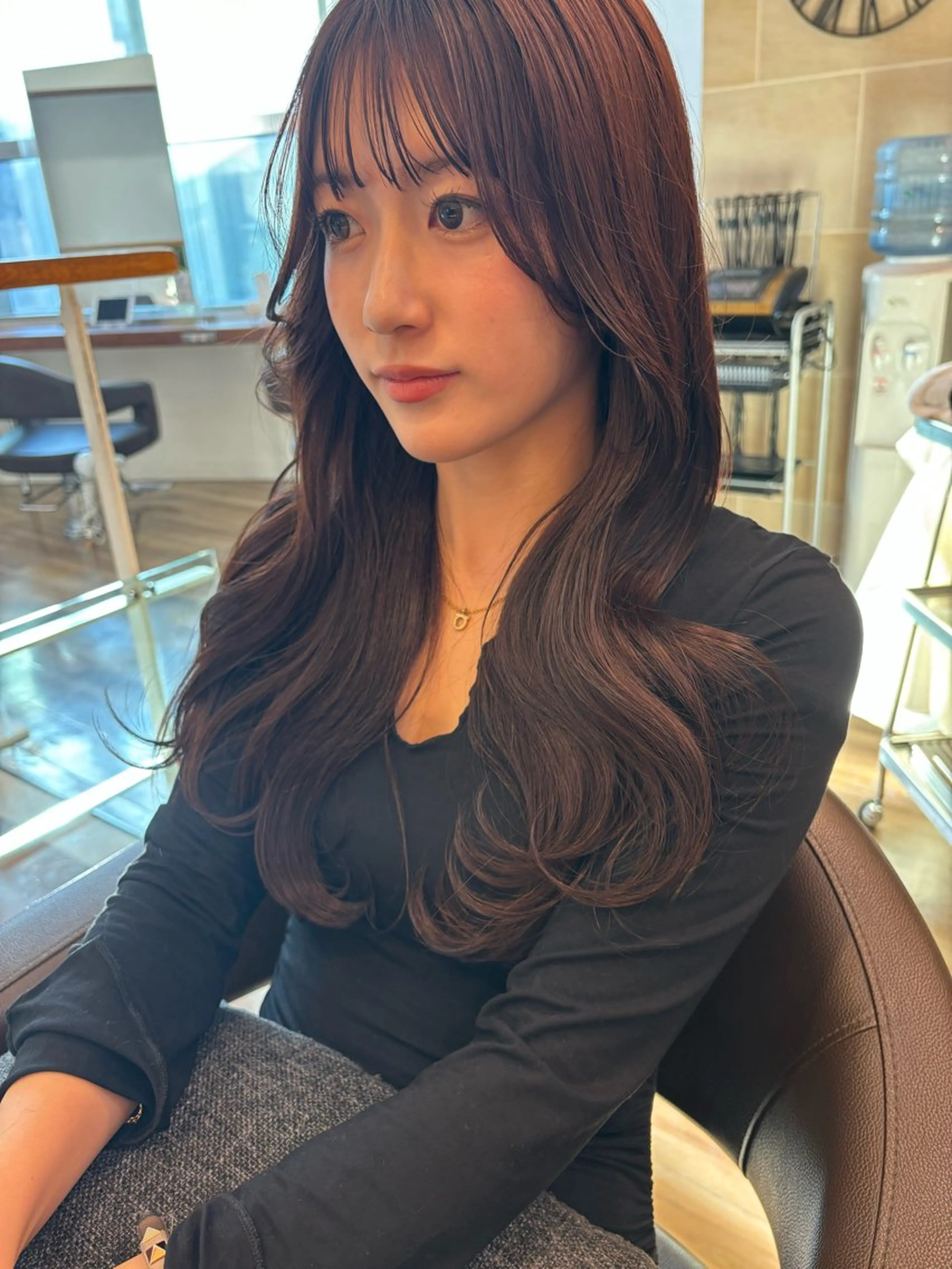 ロング カラー レッドカラー ロング カット ヘアカラー トリートメント レイヤーカット /透明感/千葉怜寿のヘアスタイル