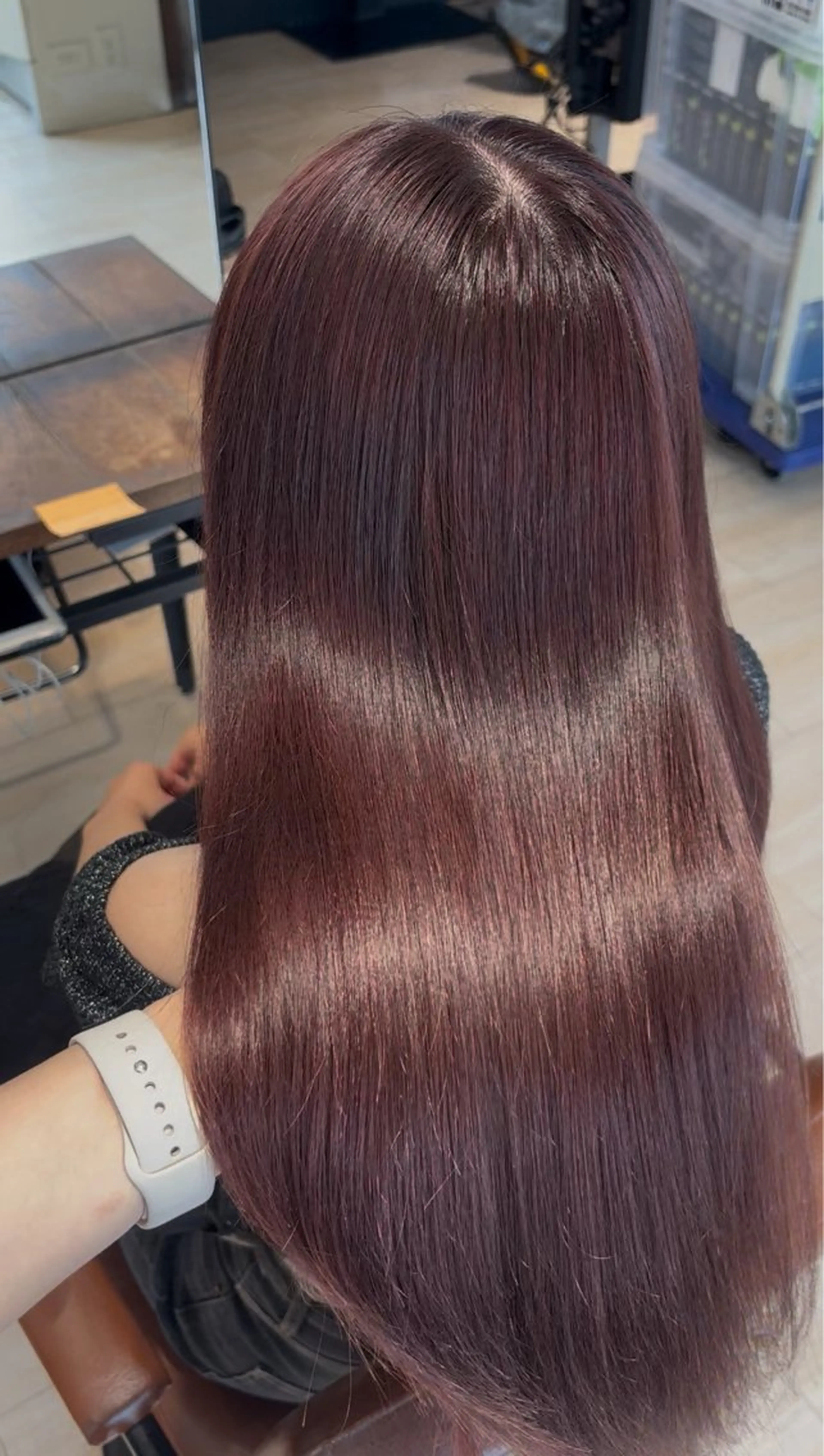 ロング カラー ピンクカラー カット ヘアカラー 穂積 未優のヘアスタイル
