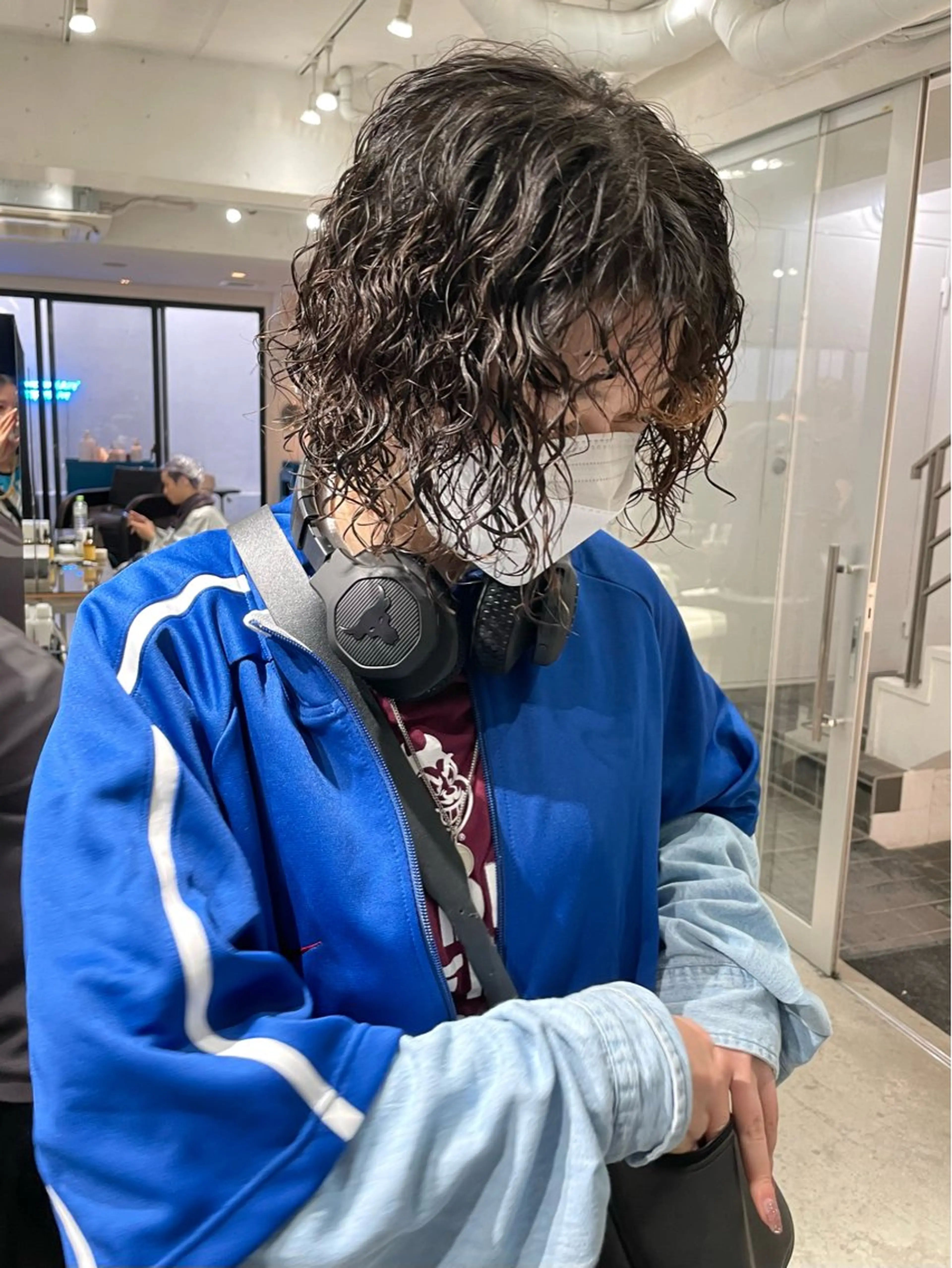 ショート パーマ ボブ ハイライト レイヤーカット ショートヘア カット パーマ トリートメント スパイラルパーマ 🌐hina⭐️のヘアスタイル