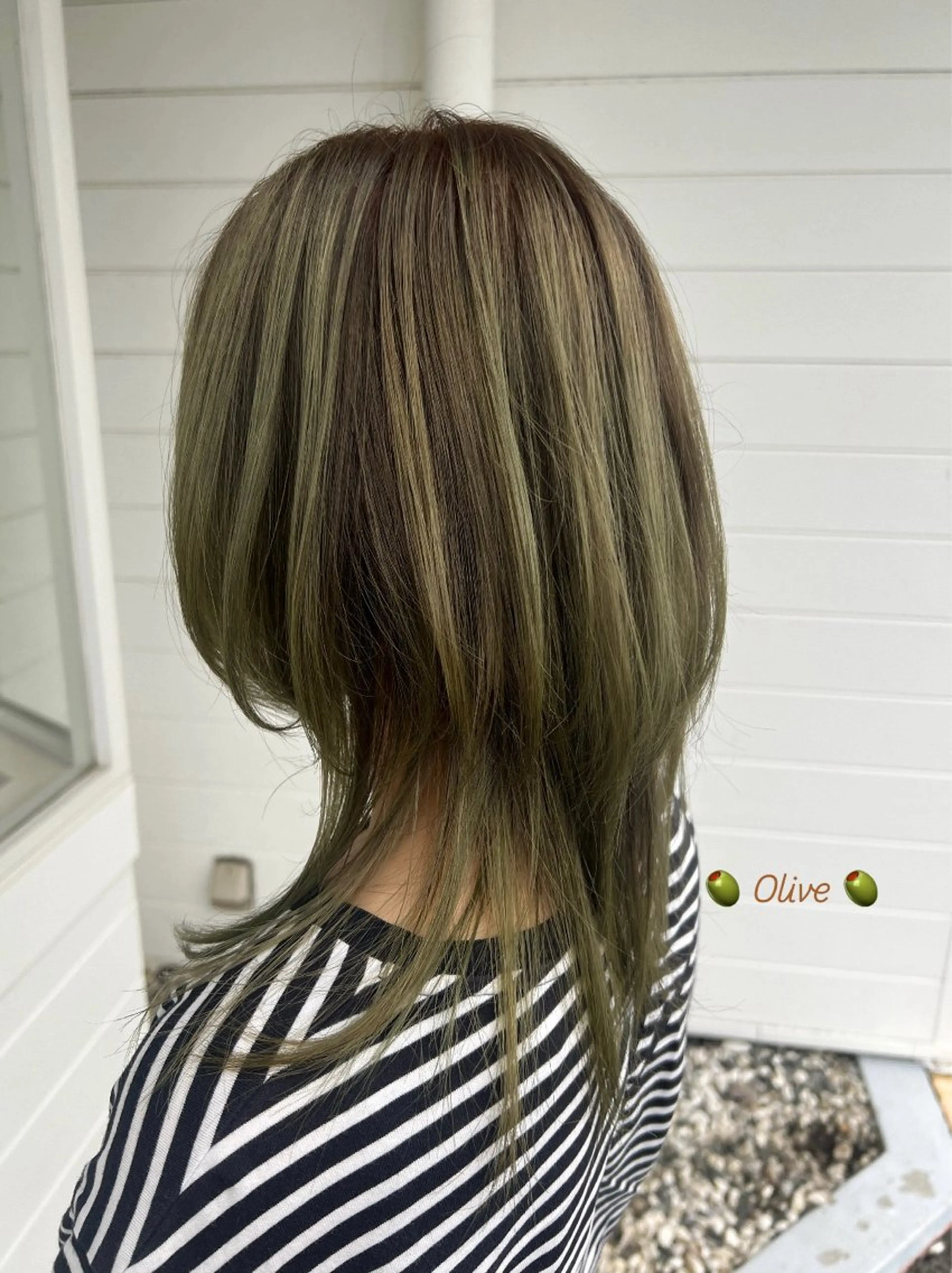 ミディアム カラー 友田 未来のヘアスタイル