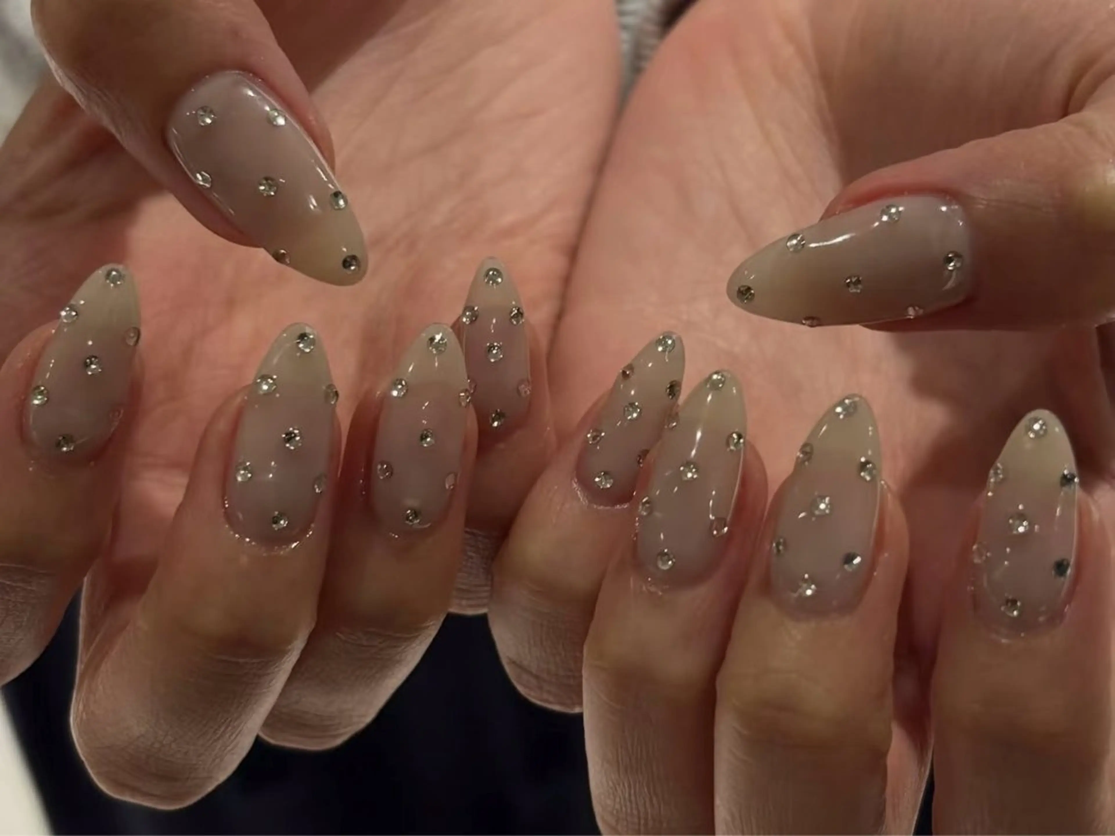 ネイル オーロラネイル 長さ出し フレンチネイル ジェルネイル ガラスフレンチ ハンドネイル Rela・S NAILのネイルデザイン