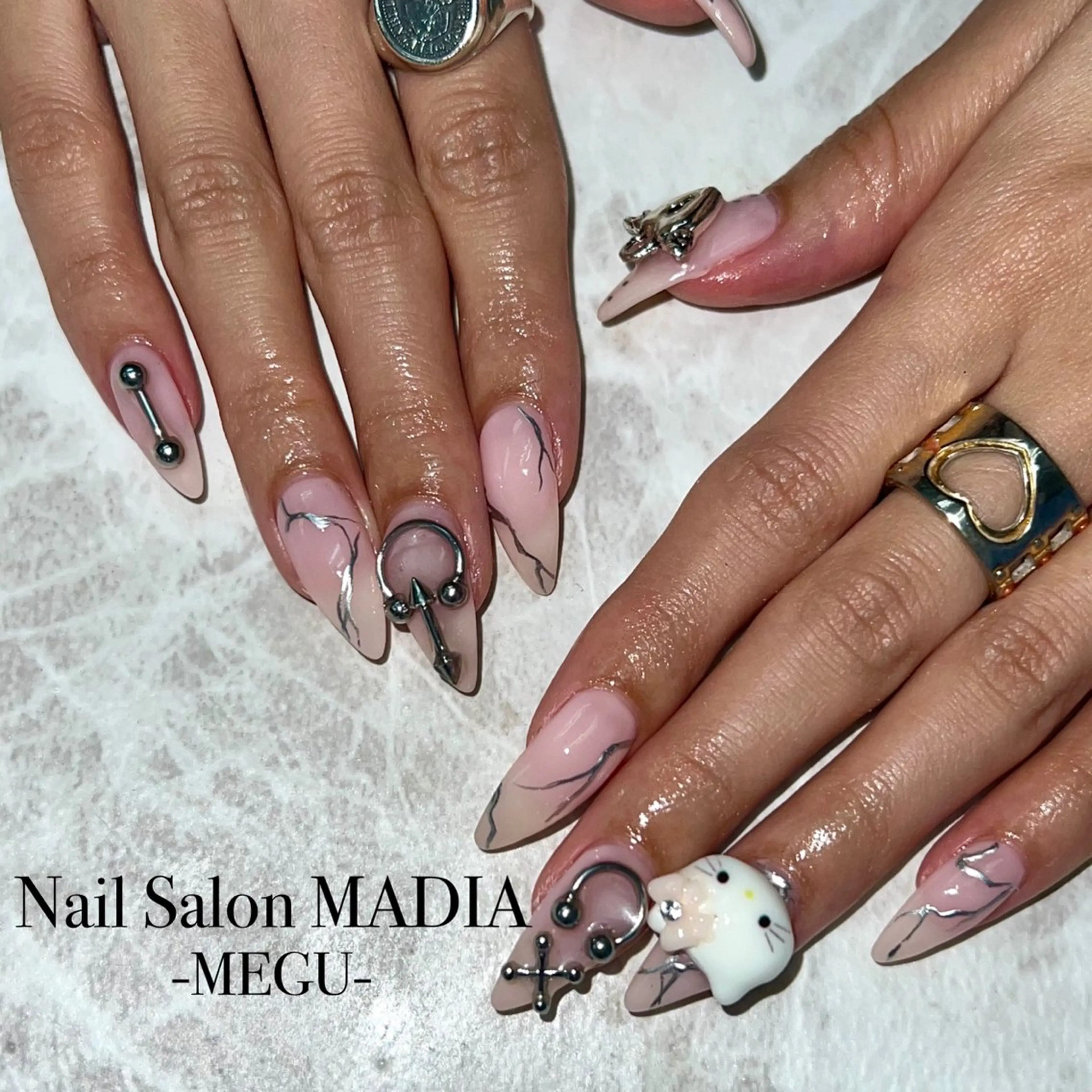 ネイル MADIA藤沢所属・MADIA MEGUのネイルデザイン