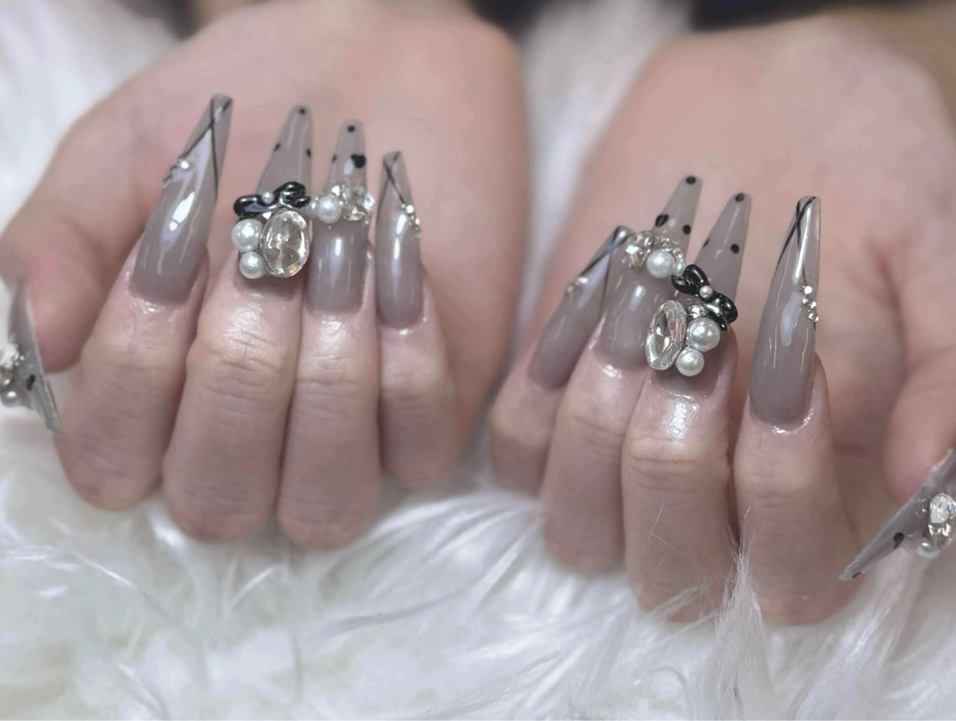 ネイル チークネイル 長さ出し フットネイル マグネットネイル 持ち込み ハンドネイル ANH NAIL ゴテゴテ専門店💎のネイルデザイン