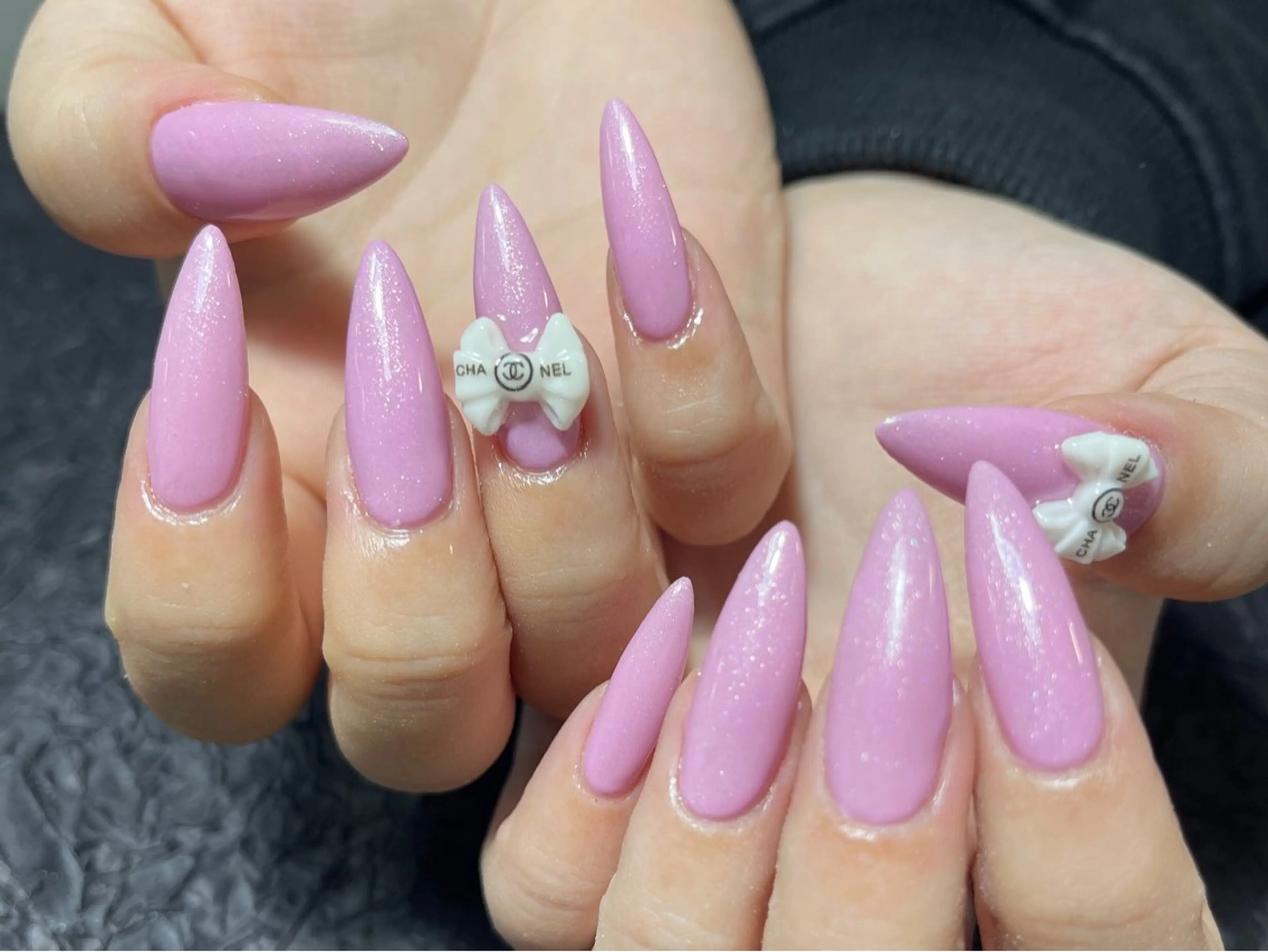 【ソフトジェルオフ無料】チップ長だし+2パーツ💅の写真