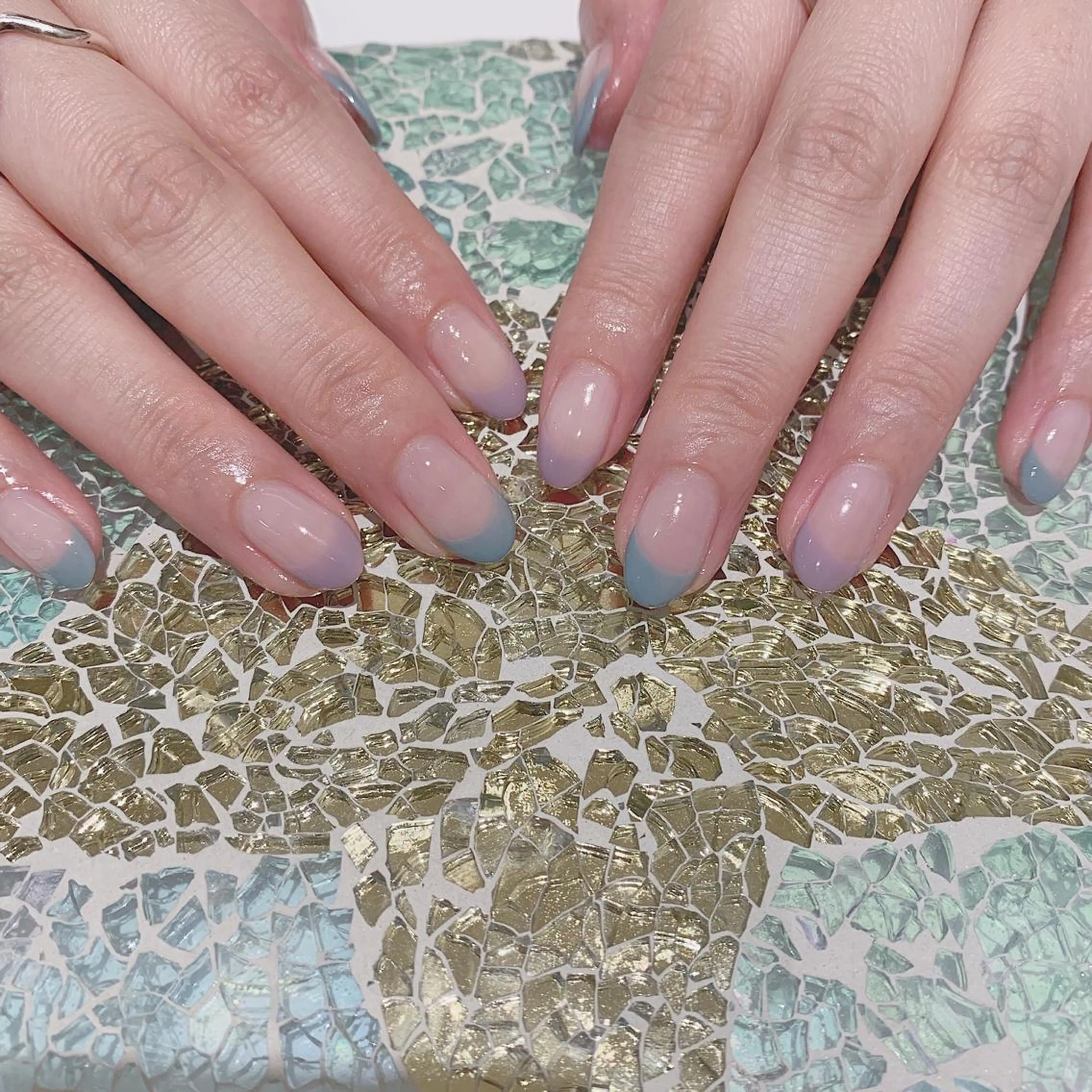 ネイル フレンチネイル グラデーション 𝘙𝘪𝘰𝘯𝘢 ...🕯🤍のネイルデザイン