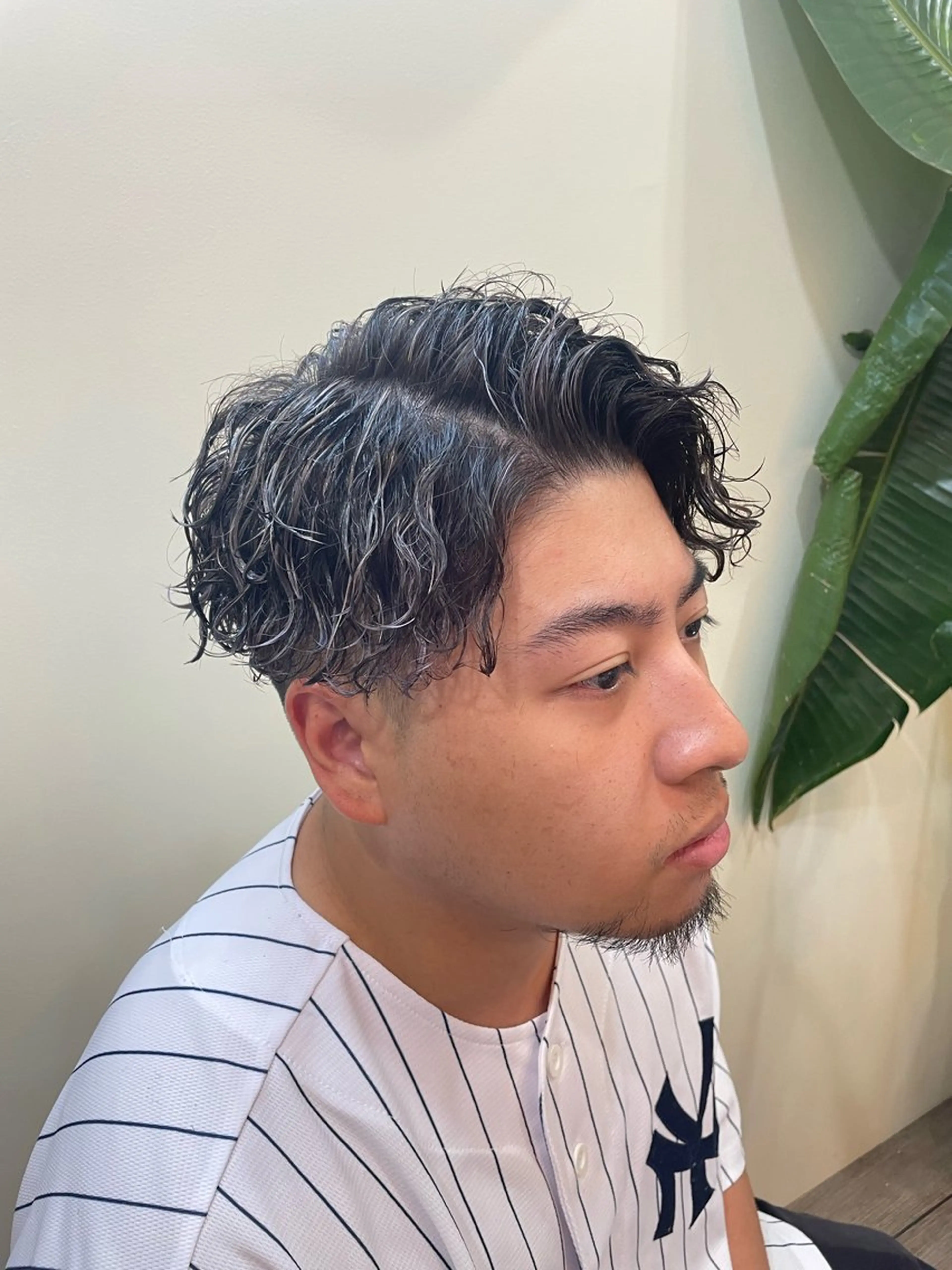 ショート カラー パーマ メンズ センターパート フェードカット メンズハイライト メンズ韓国風 マッシュウルフ カット ヘアカラー パーマ WEST OLAND加藤圭介のヘアスタイル