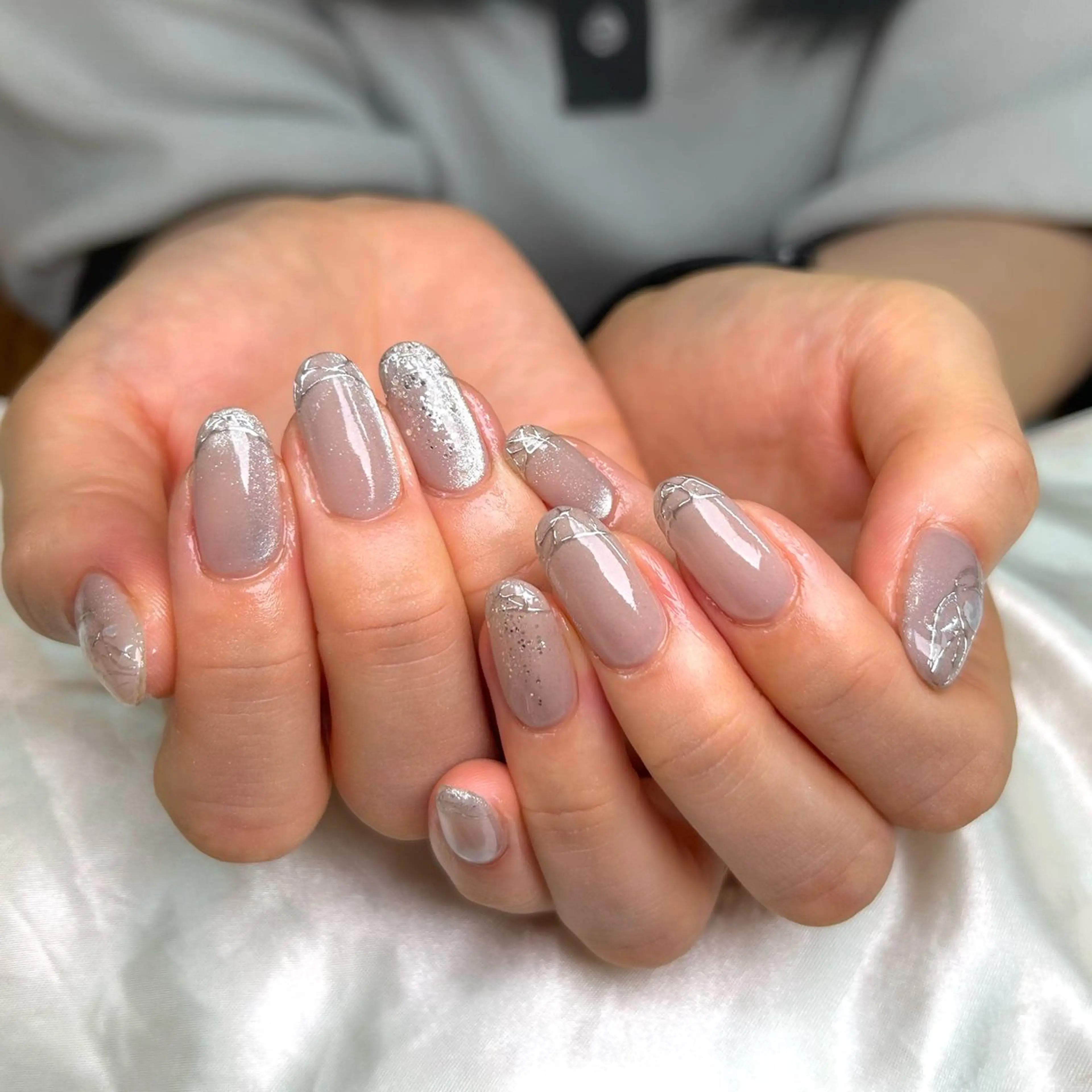 ネイル シルバー ハンドネイル shine'an fuka🌿🫧のネイルデザイン