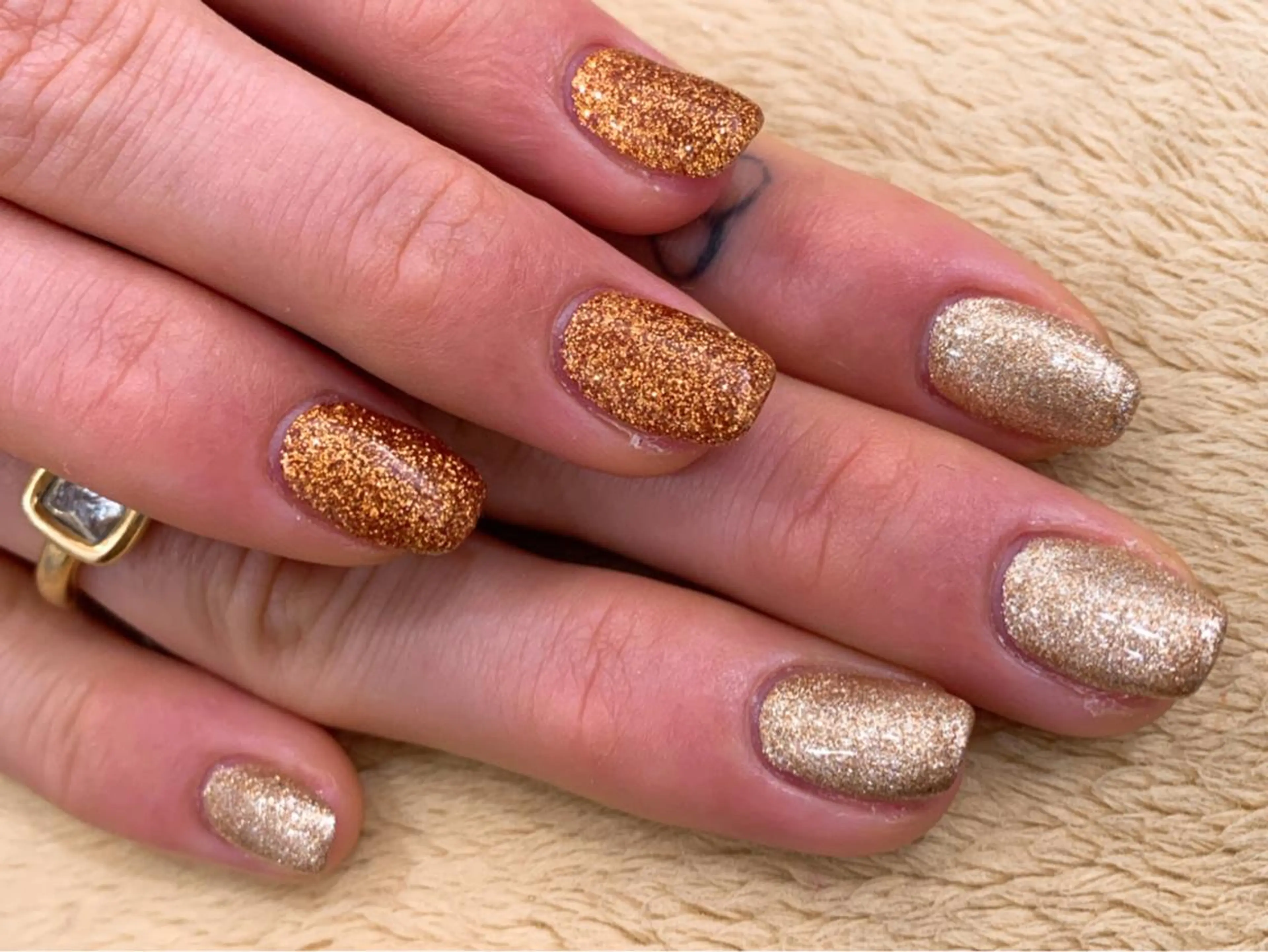 ネイル ラメ(グリッター) ハンドネイル 中川 愛理のその他イメージ