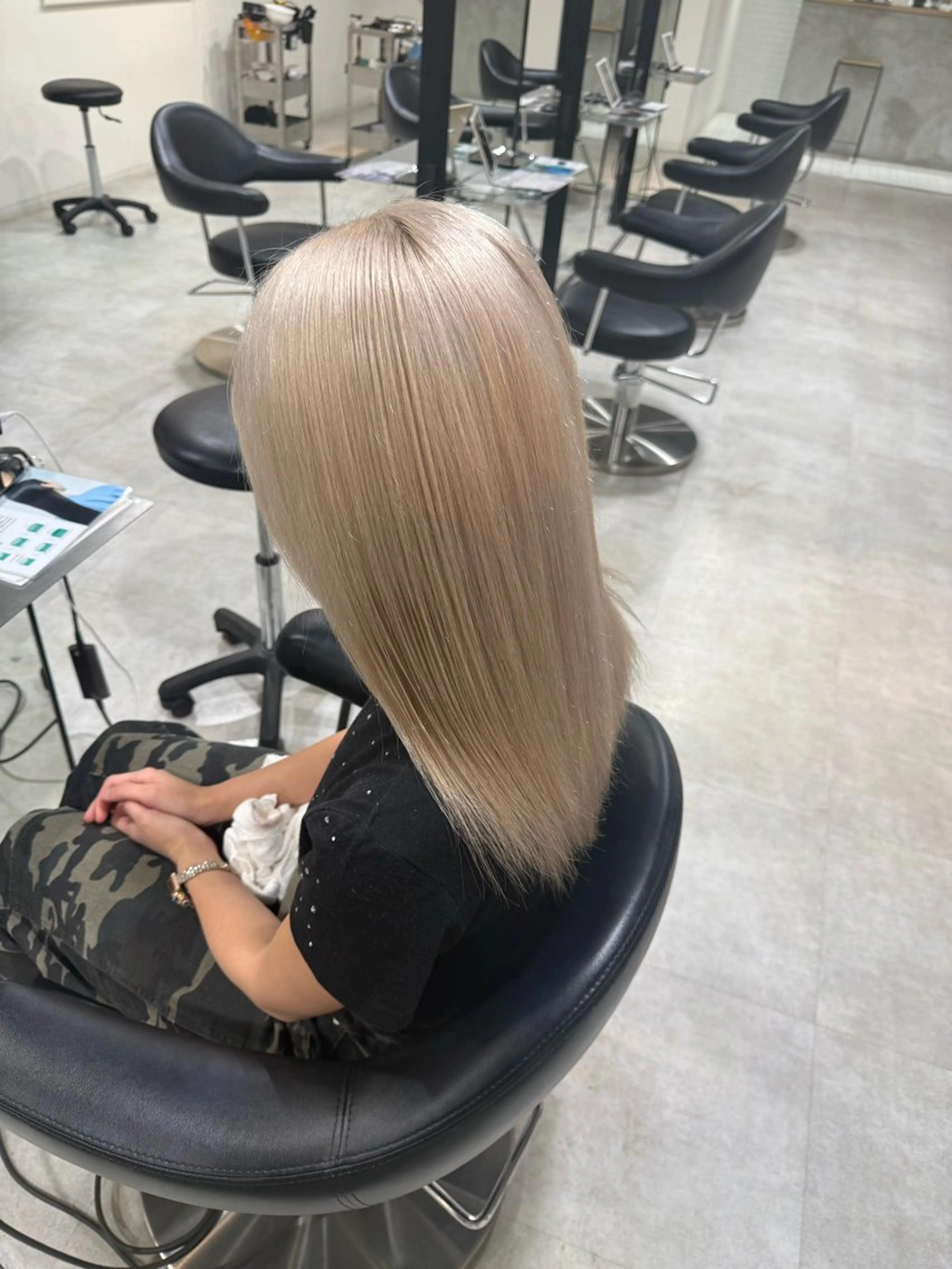 セミロング ヘアカラー 但馬 正志郎のヘアスタイル