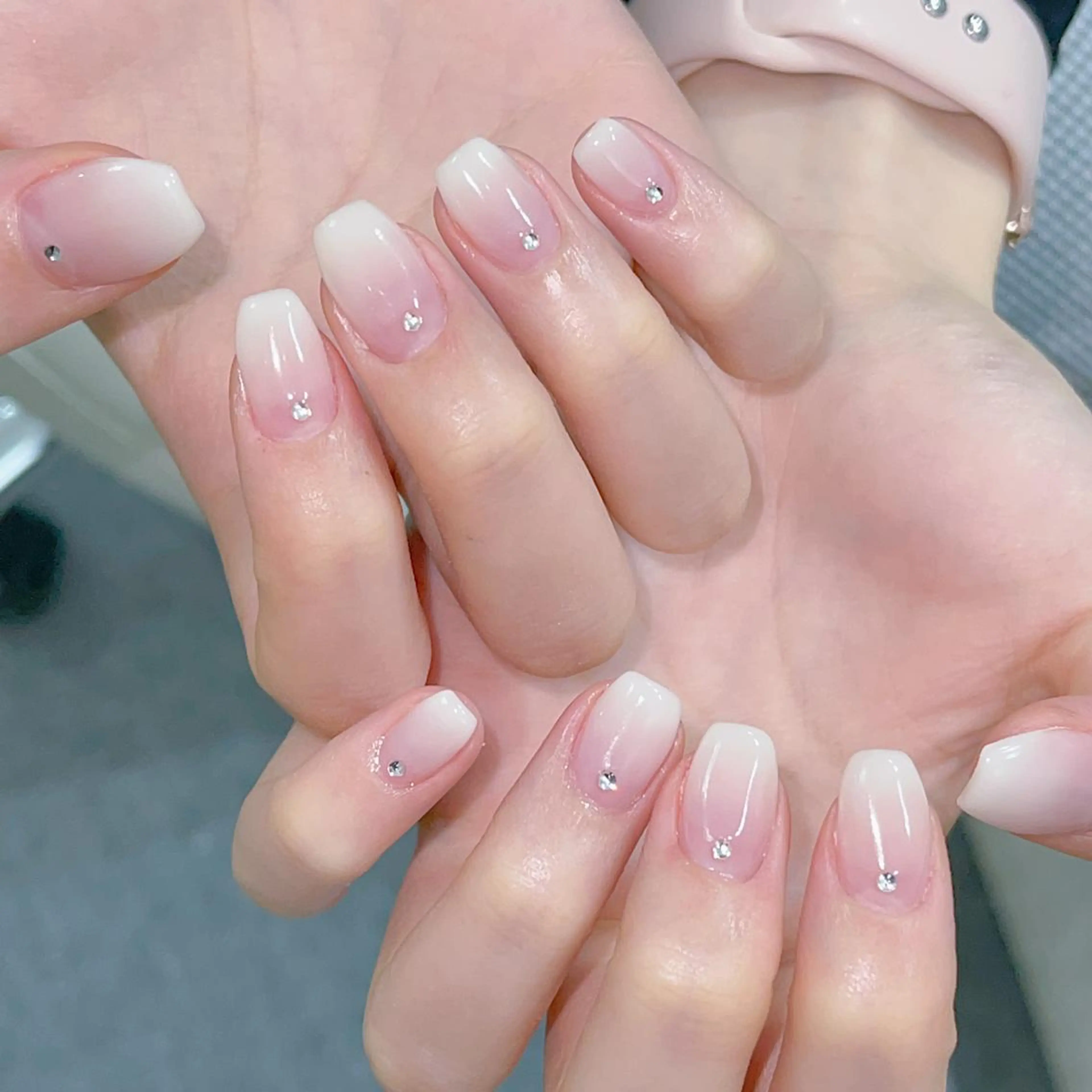 ネイル フレンチネイル Queens テイのネイルデザイン
