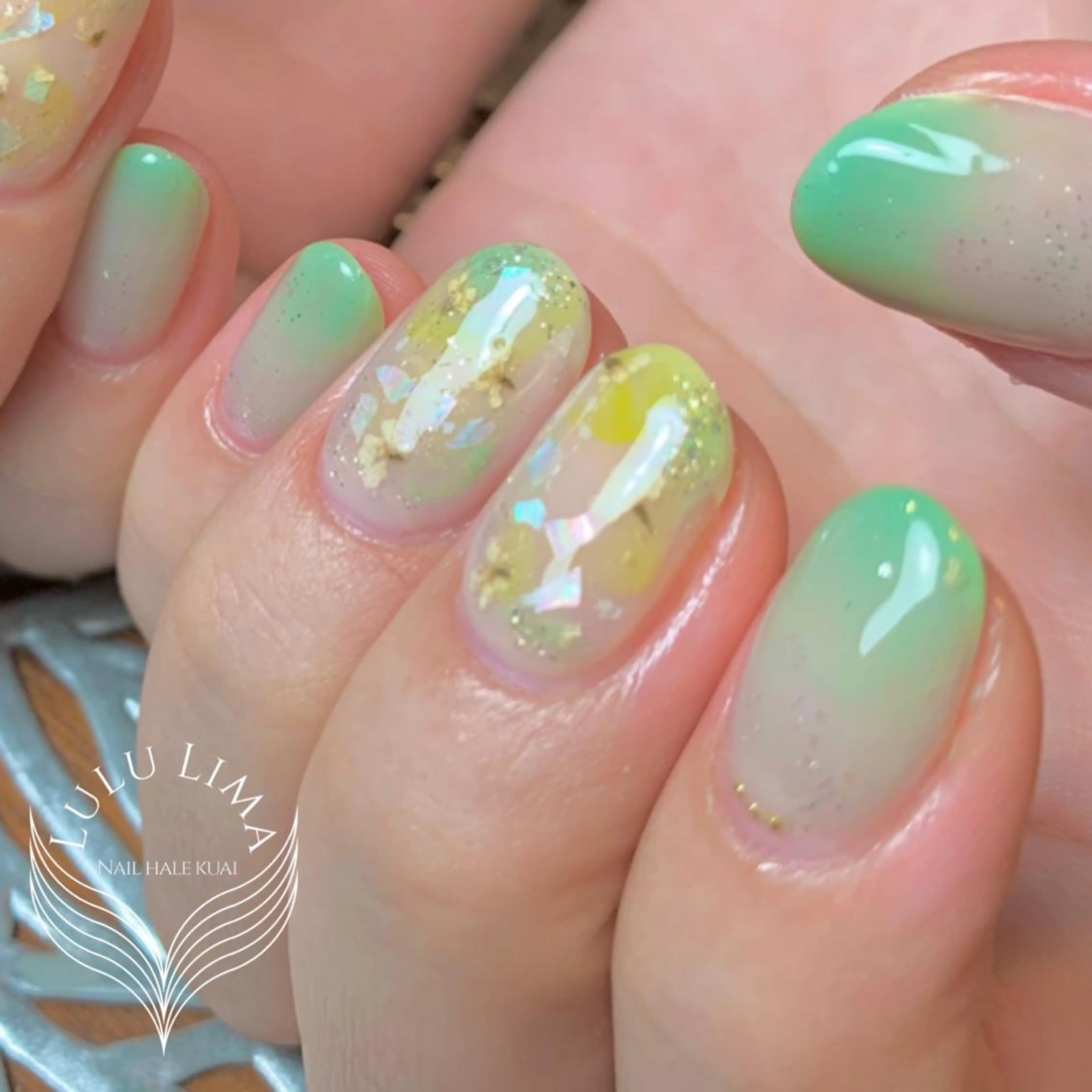 ネイル グリーン 黄色 ハンドネイル ハンドケア LULU LIMAのネイルデザイン