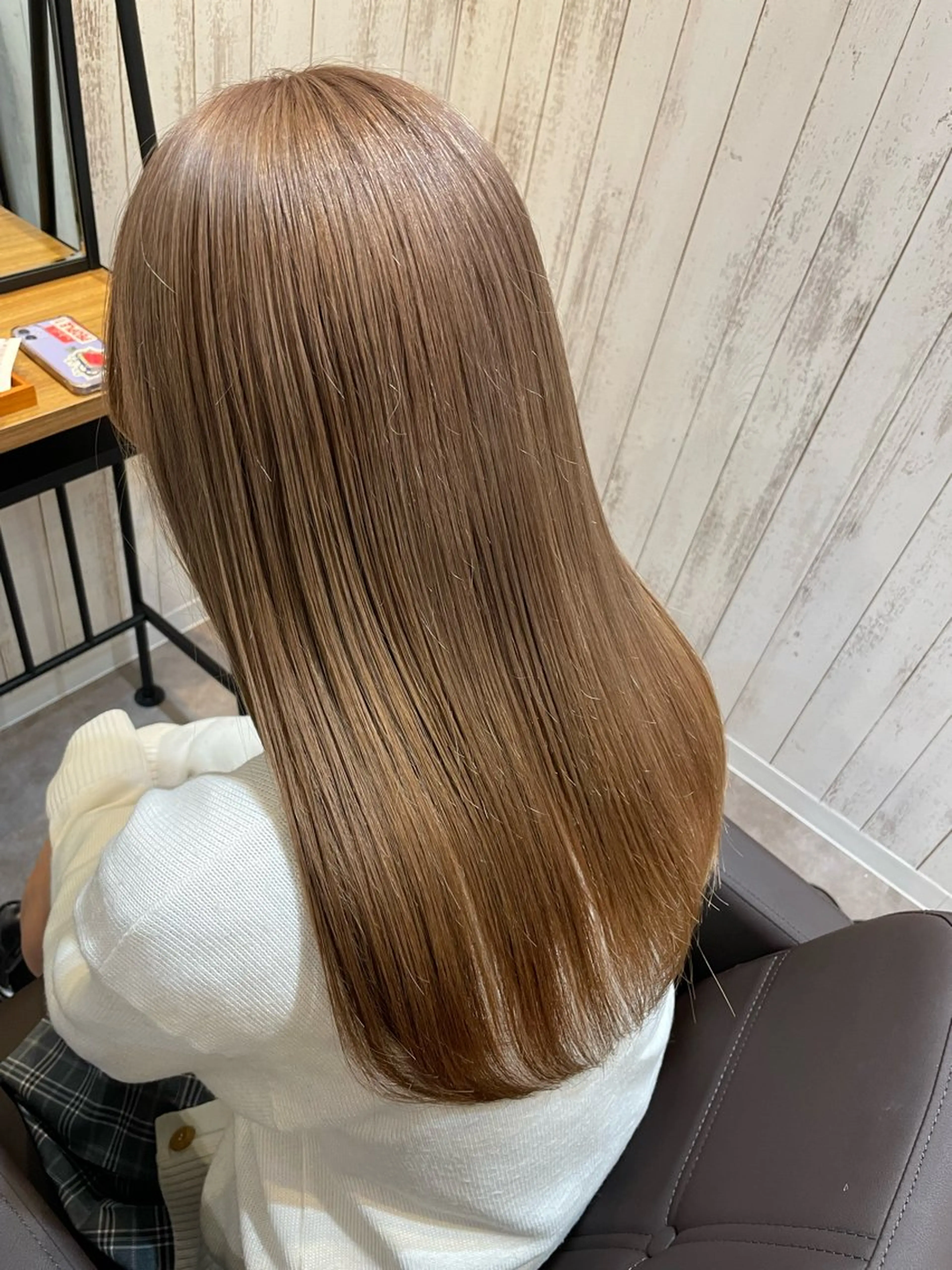 カラー ヘアカラー ハイトーン✨酸性スト レート✨高田めぐみのヘアスタイル