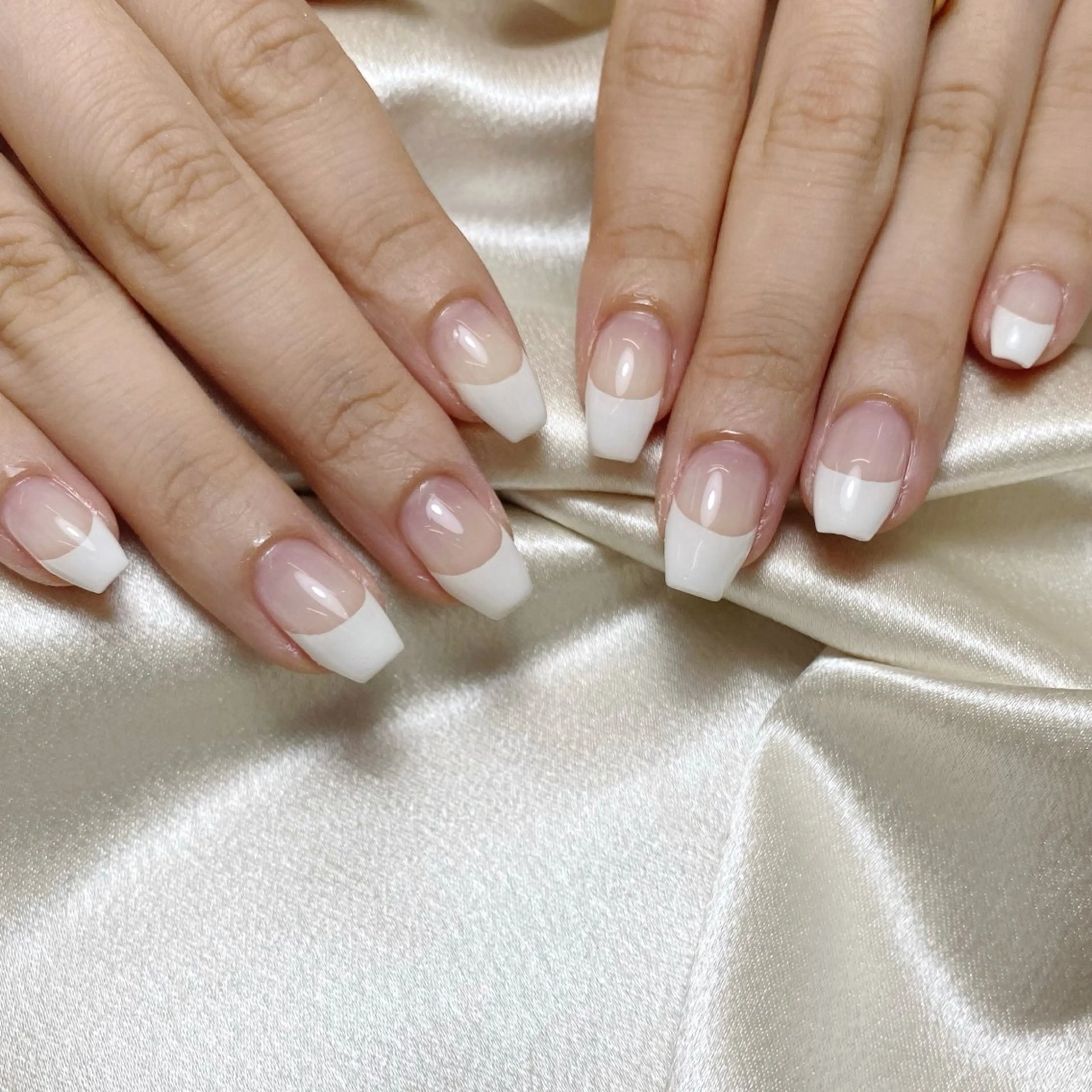 ネイル ブルー 長さ出し フラッシュネイル フットネイル フレンチネイル ハンドネイル fein. miku🎀🍼のネイルデザイン