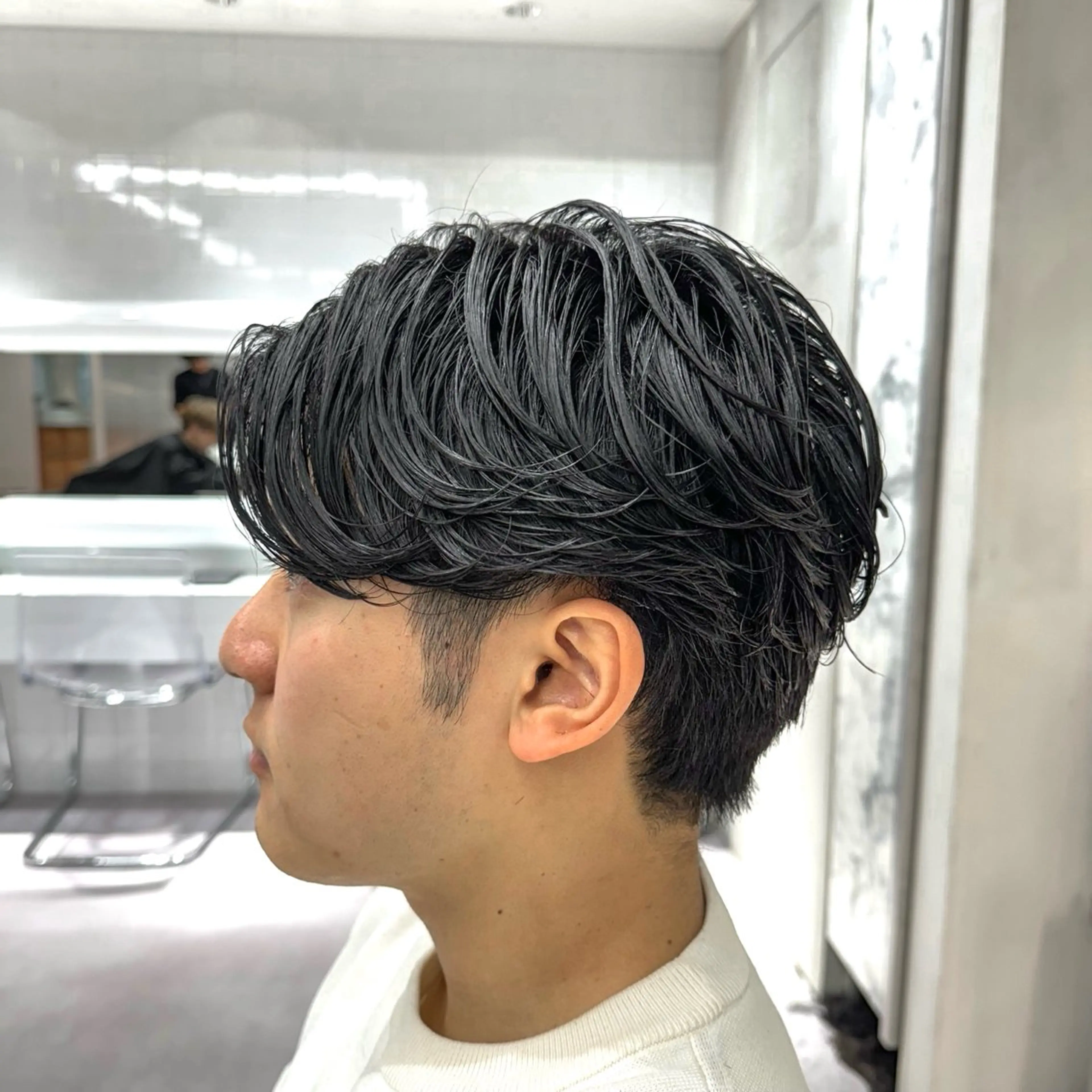 【朝のスタイリングを楽にしたい方必見❗️】【メンズカット＋　毛流れパーマ】の写真