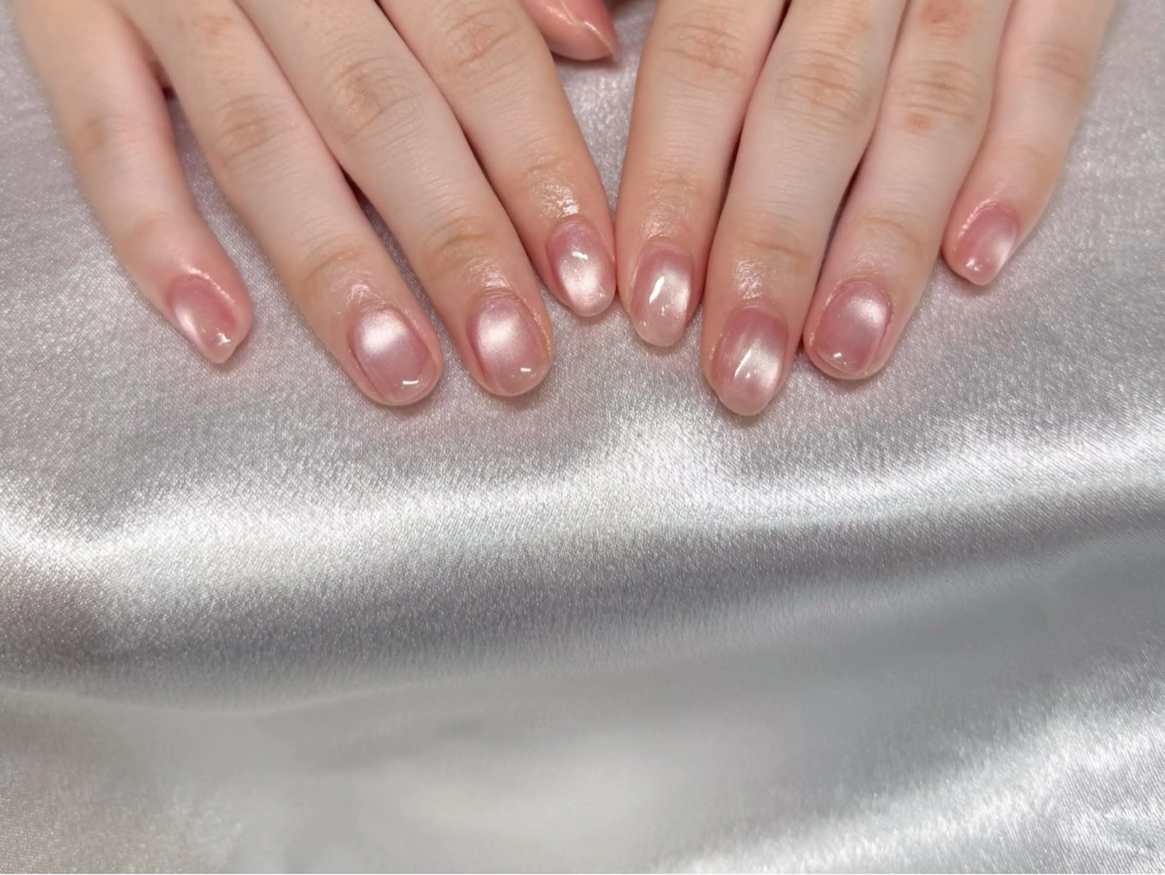 ネイル マグネットネイル ピンク ハンドネイル nail salon menarii所属・mai 🩵のネイルデザイン