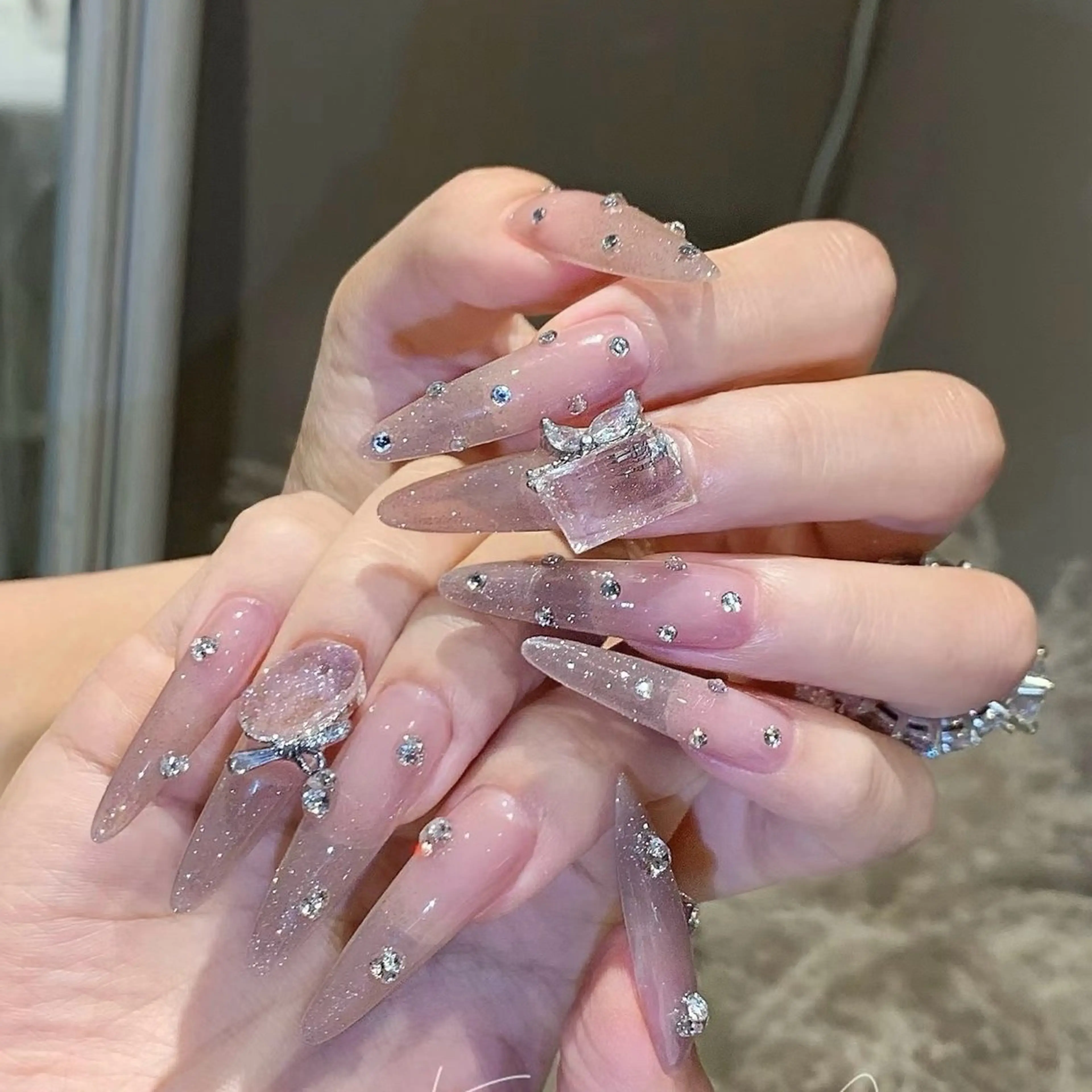 ネイル Hana  NAIL所属・新宿YISInail スカルプ専門店のネイルデザイン