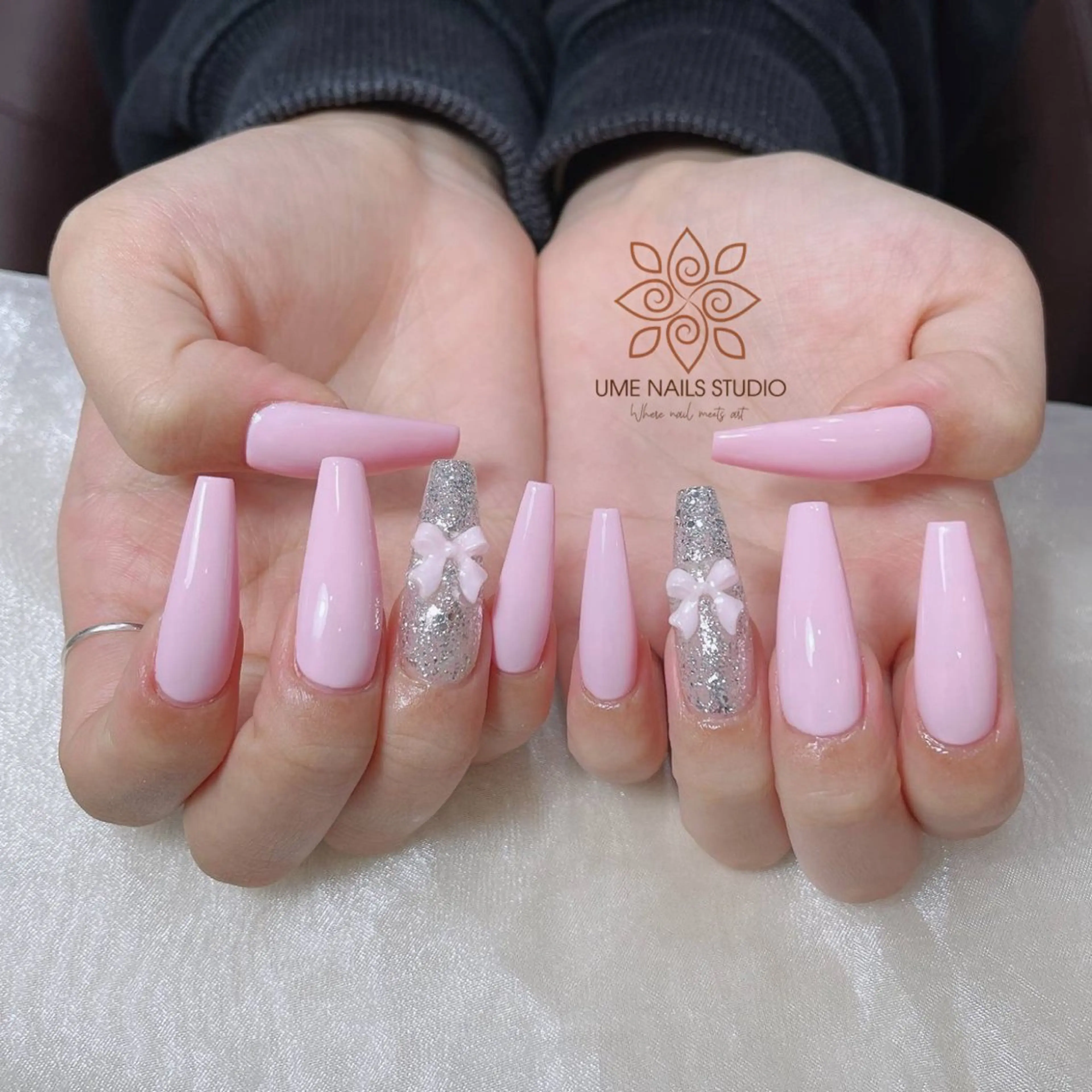 ネイル チークネイル クリアネイル ガーリー キラキラネイル 韓国ネイル ハンドネイル Ume Nail Studioのネイルデザイン