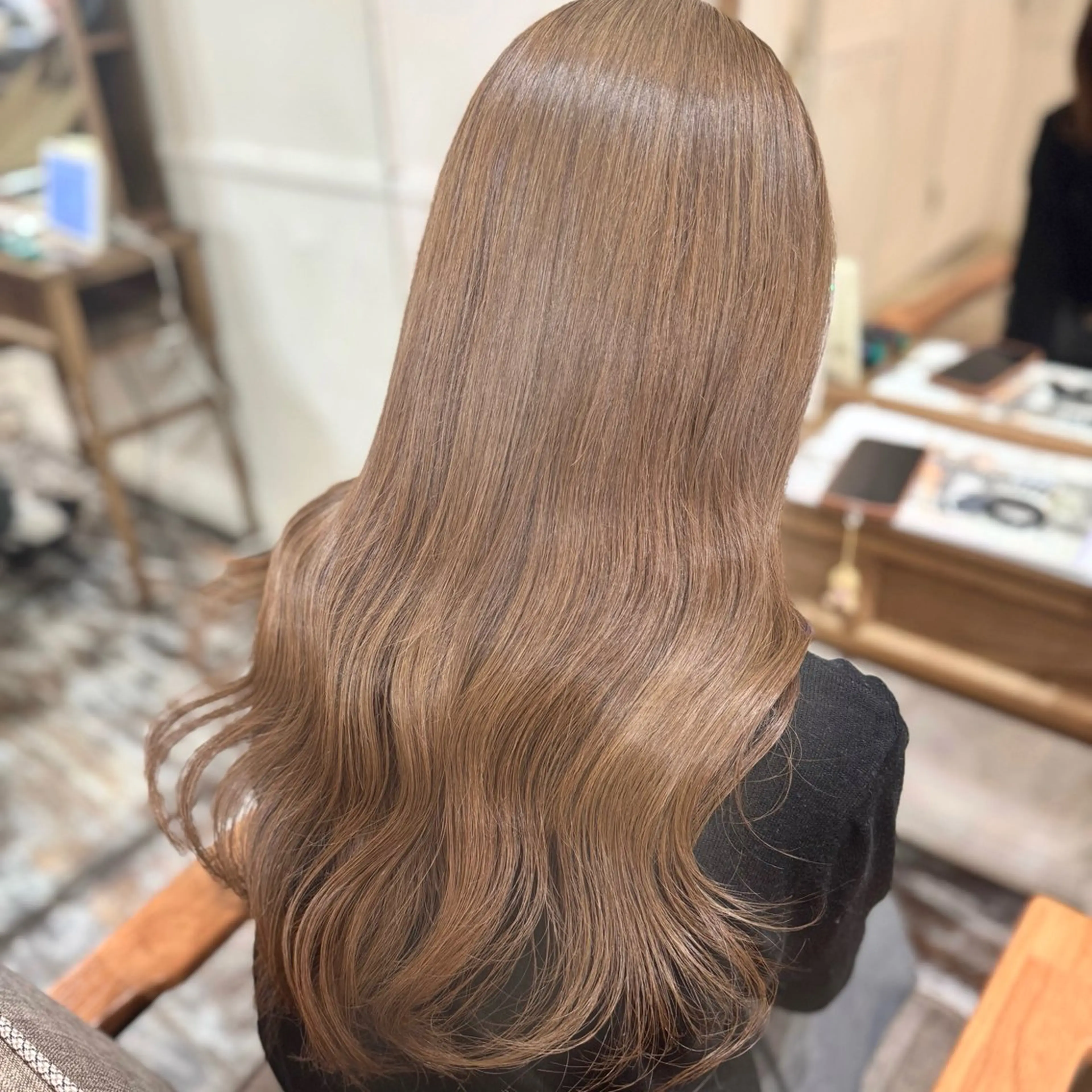 ロング カラー 松葉 柚月のヘアスタイル