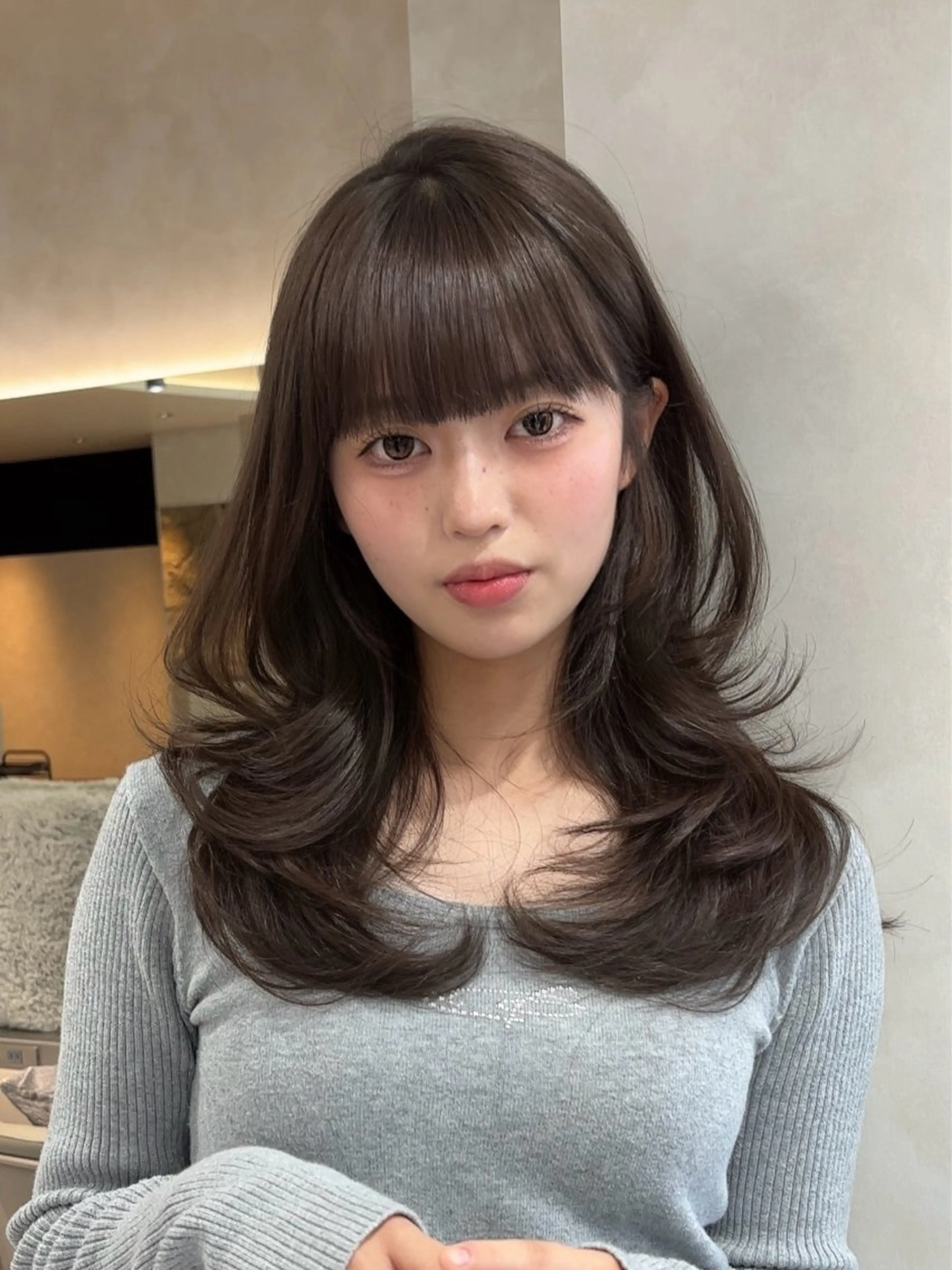 ロング 顔まわりレイヤー 顔周りカット ハイレイヤー レイヤーカット ローレイヤー カット ヘアカラー トリートメント MOMOHA/ 🍑レイヤーカットのヘアスタイル