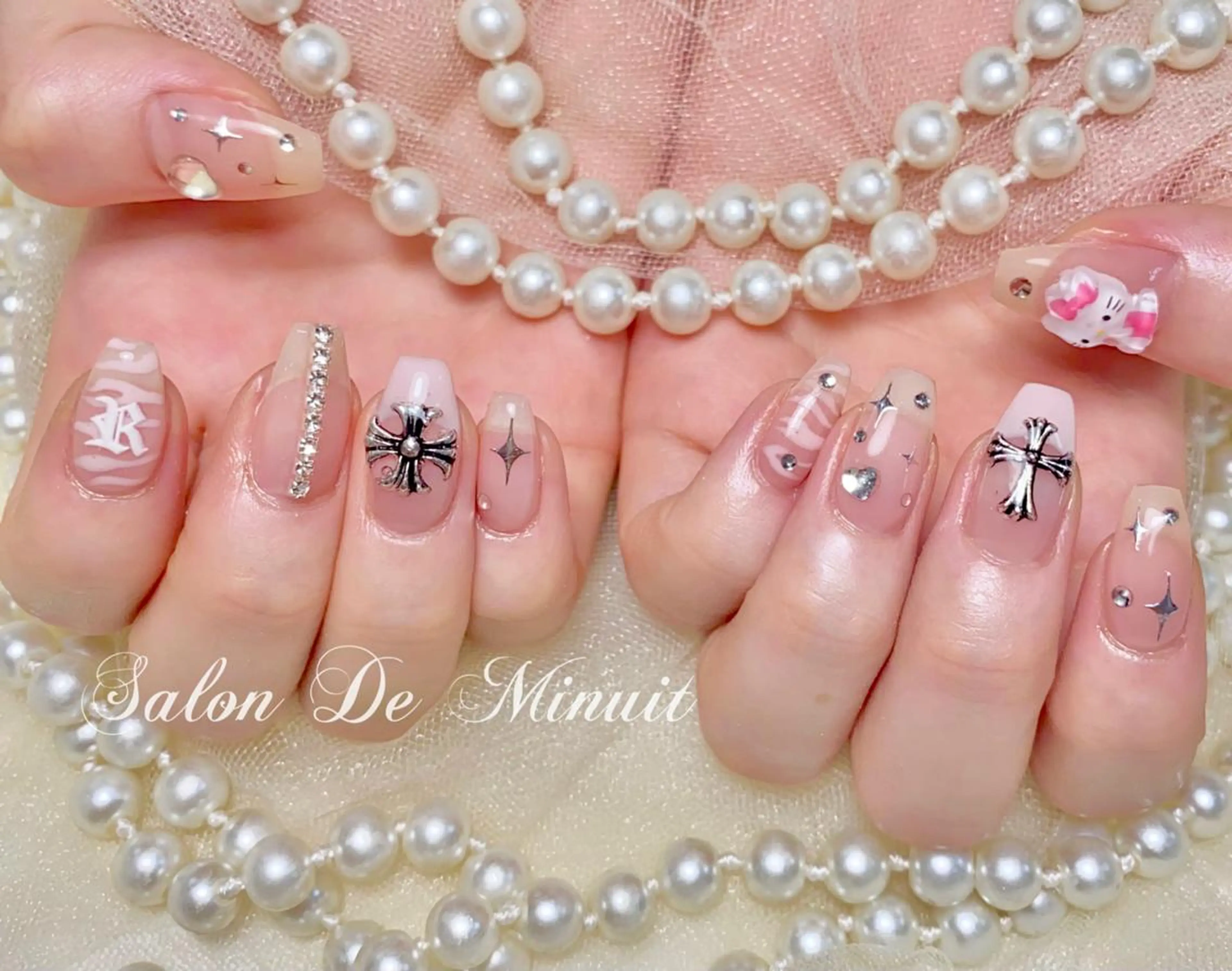 ネイル Salon de Minuit🦩のネイルデザイン