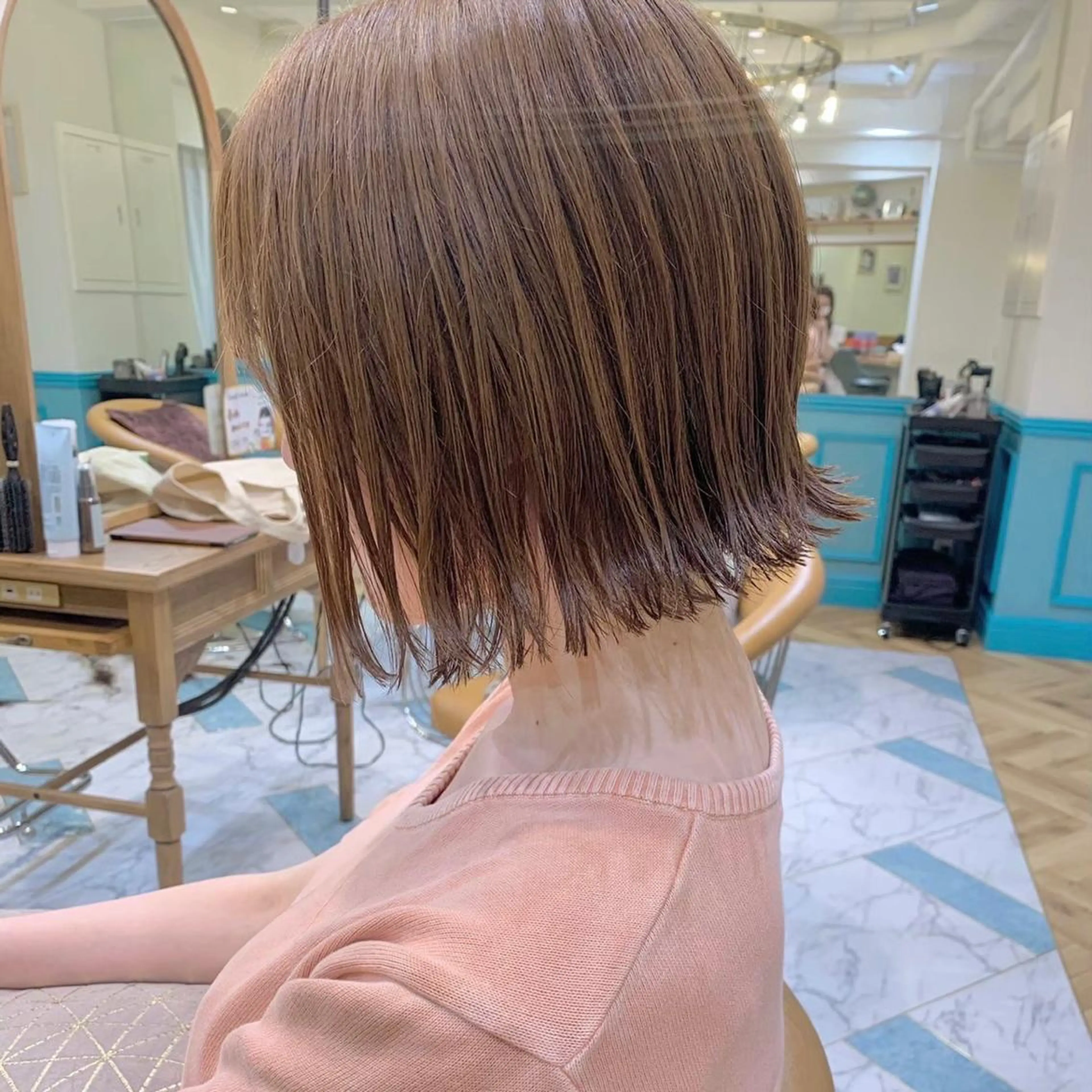 ミディアム カラー カット トリートメント レイヤー🤍 ベージュ🤍　聖奈のヘアスタイル