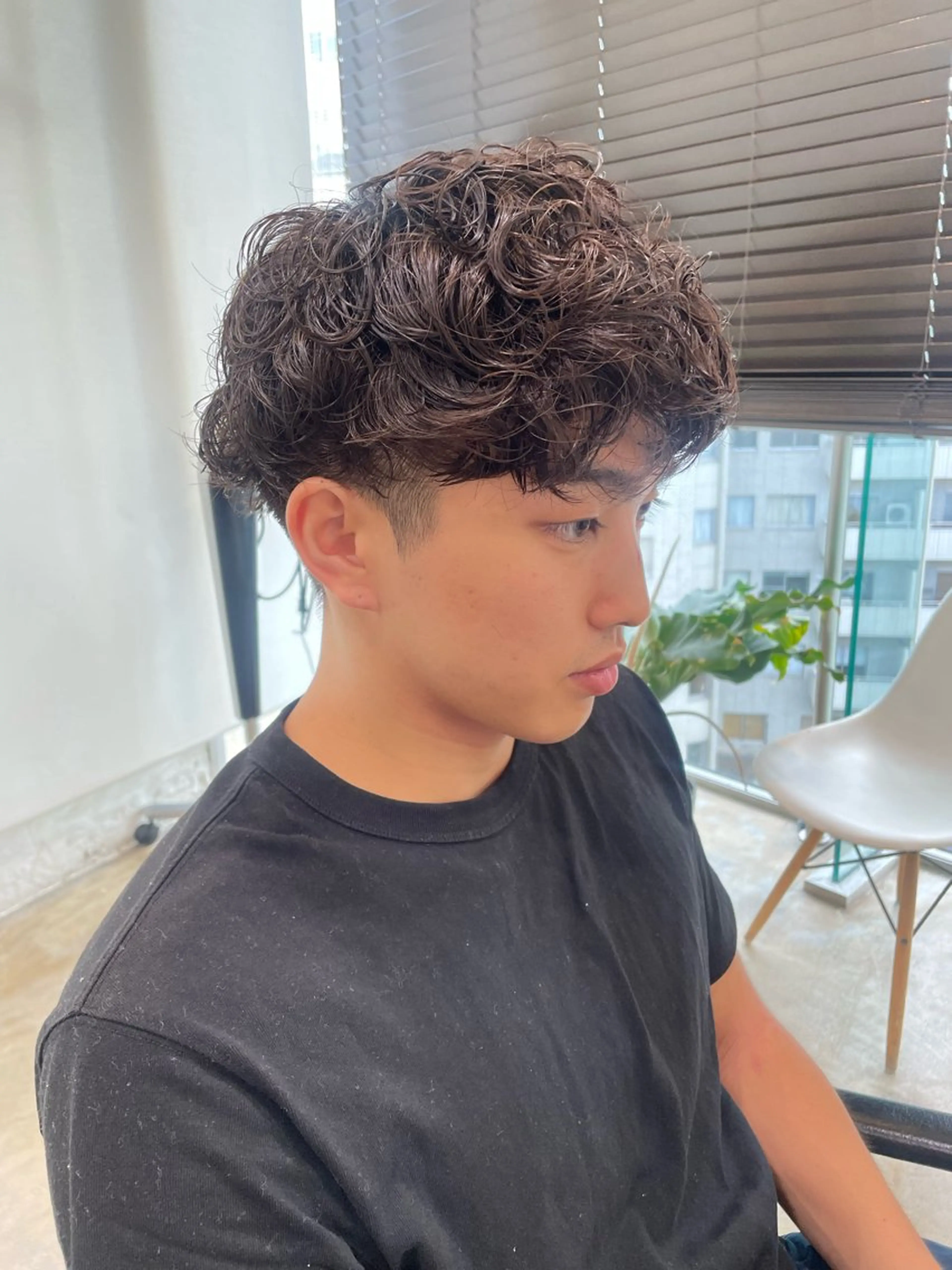 ミディアム パーマ メンズ RIN／韓国ヘア レイヤーカットのヘアスタイル