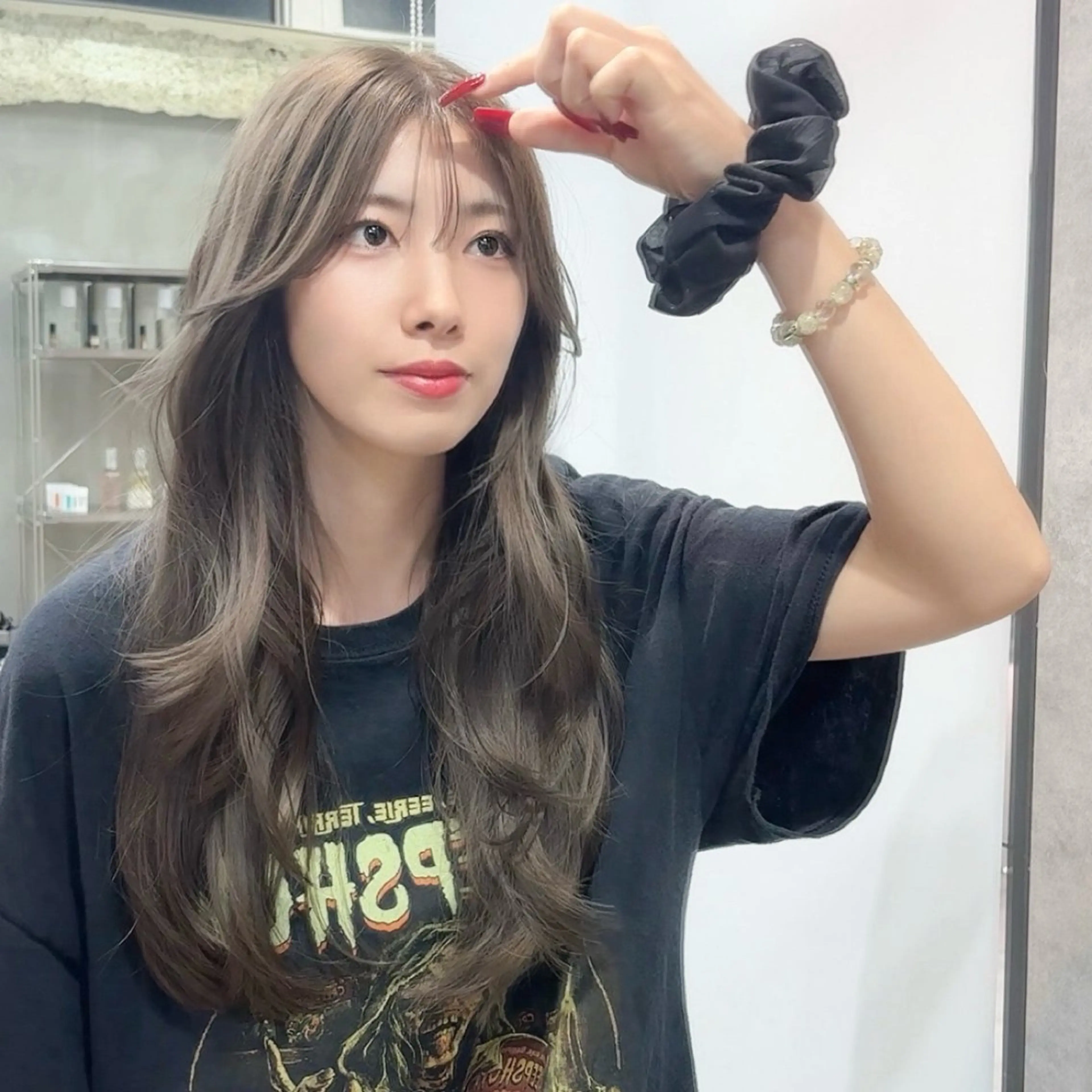 ロング カラー ブリーチ 透明感カラー グレージュ オリーブグレージュ オリーブグレー ヘアカラー The Path ARENのヘアスタイル