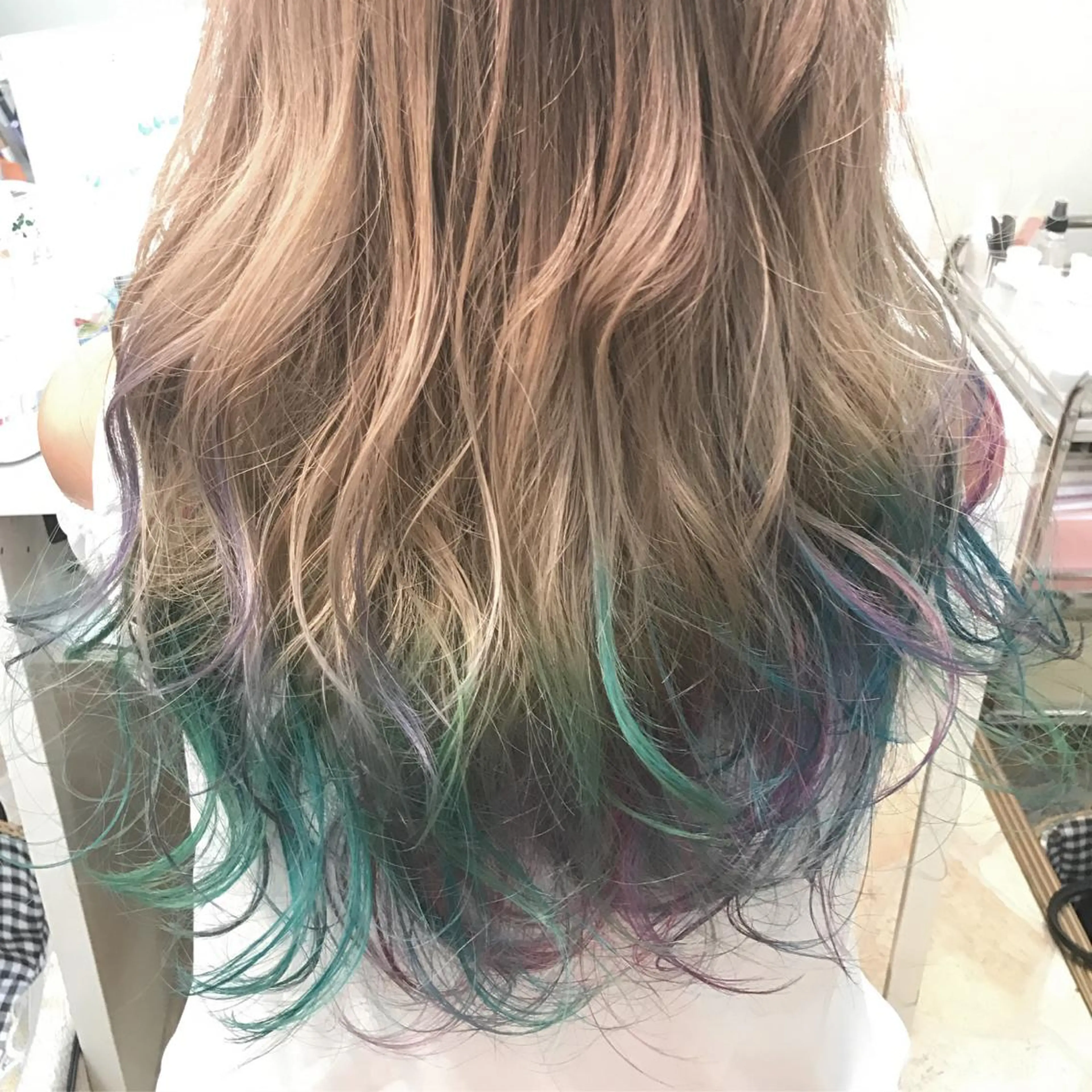 ロング カラー AILEE所属・ウルフカット レイヤーカット上柿のヘアスタイル