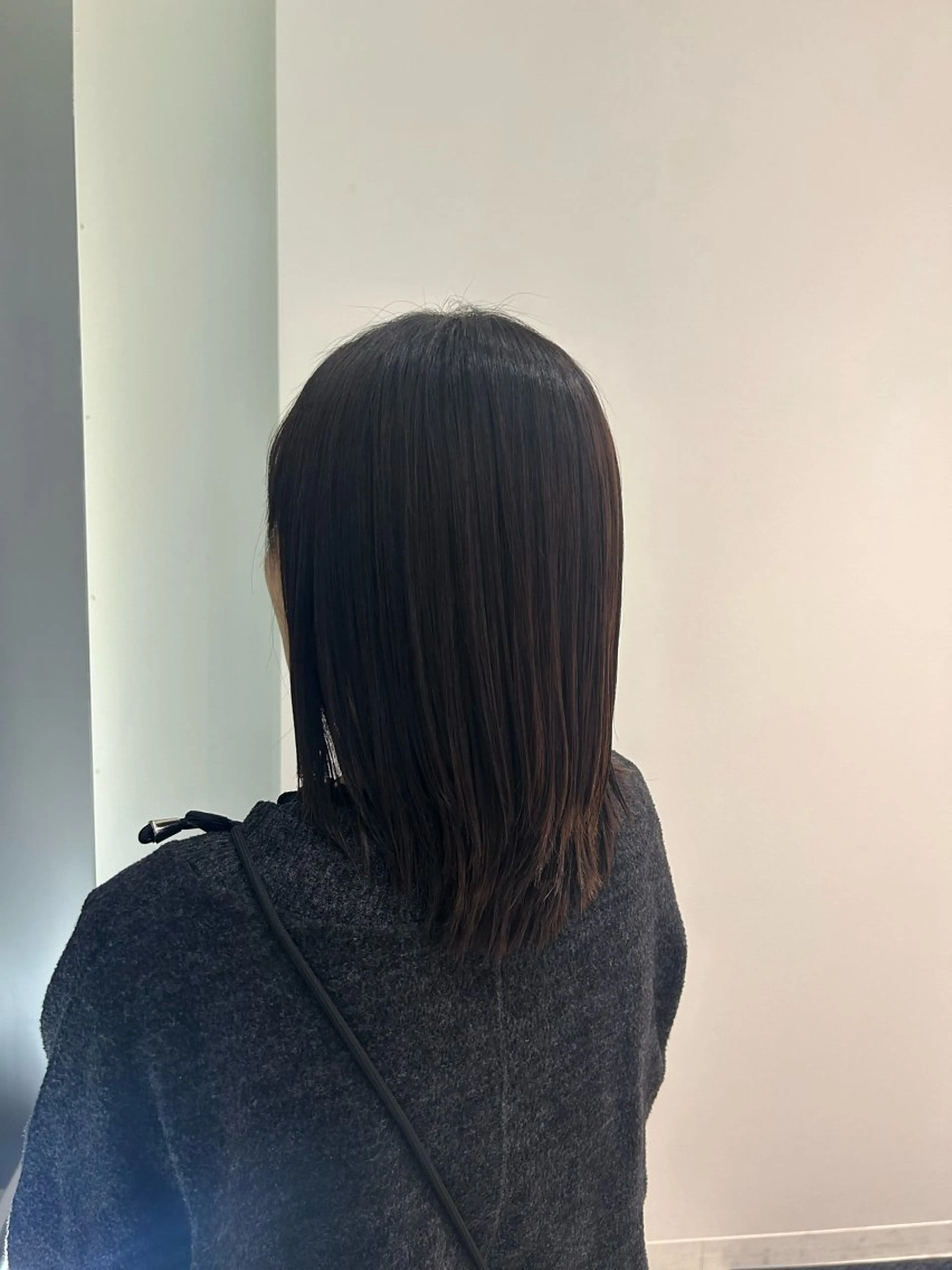 セミロング 縮毛矯正 小谷 歩花のヘアスタイル