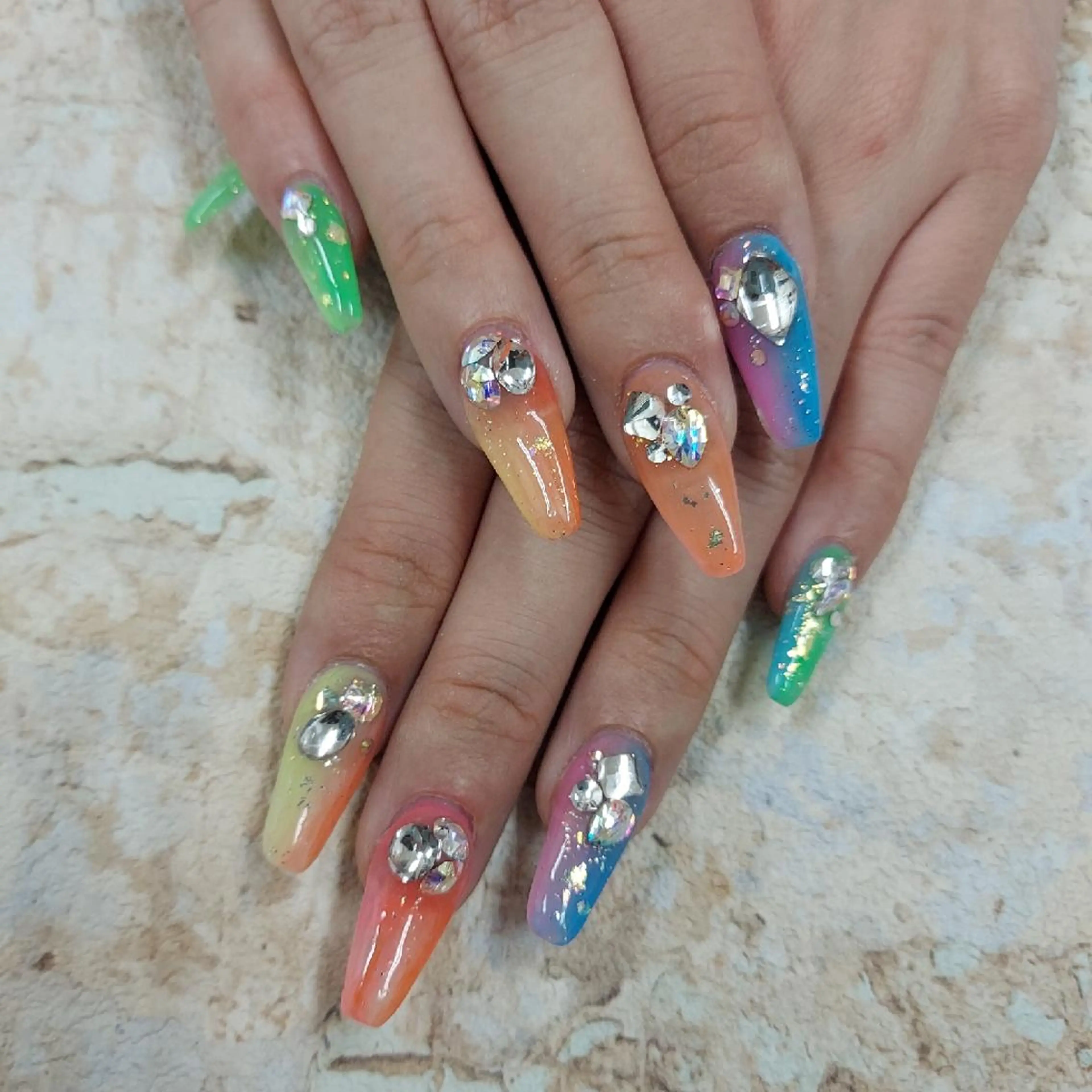 ネイル アートネイル ジェルネイル 持ち込み ニュアンスネイル パラジェル 河野ちえ (雑誌掲載サロン)のネイルデザイン