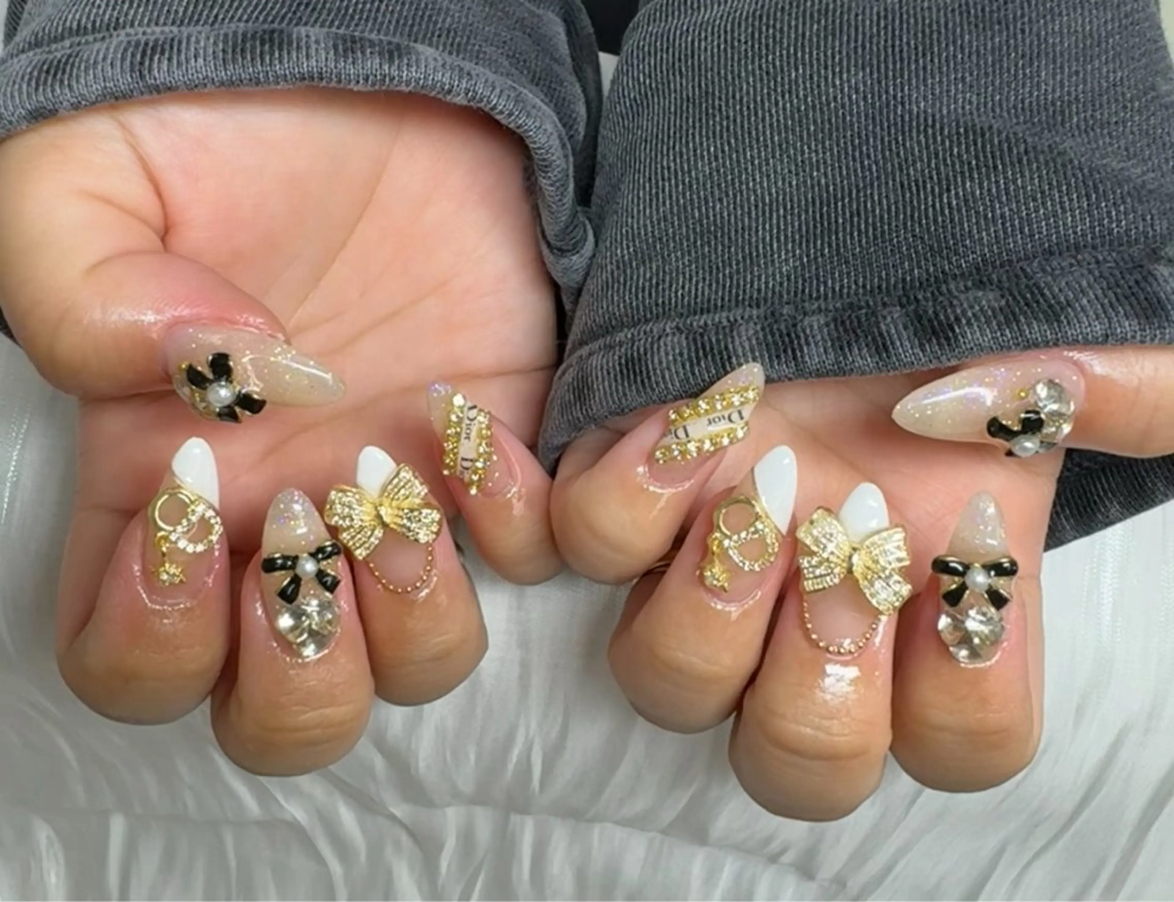 ネイル オーロラネイル フレンチネイル グラデーション 氷ネイル・うるうるネイル キラキラネイル ハンドネイル H.baby Nail Salonのネイルデザイン