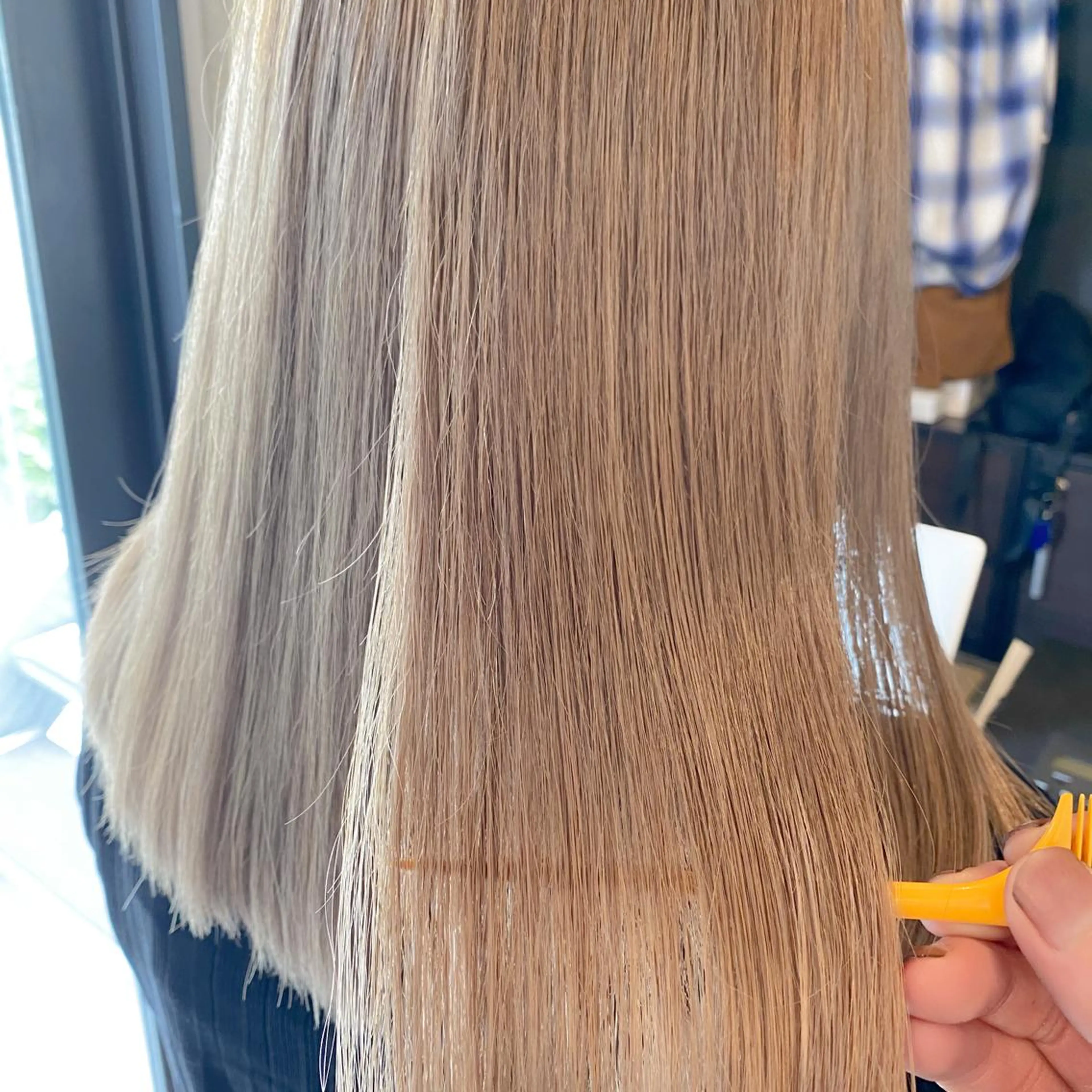 セミロング カラー 艶髪ブリーチ 永井竜也のヘアスタイル