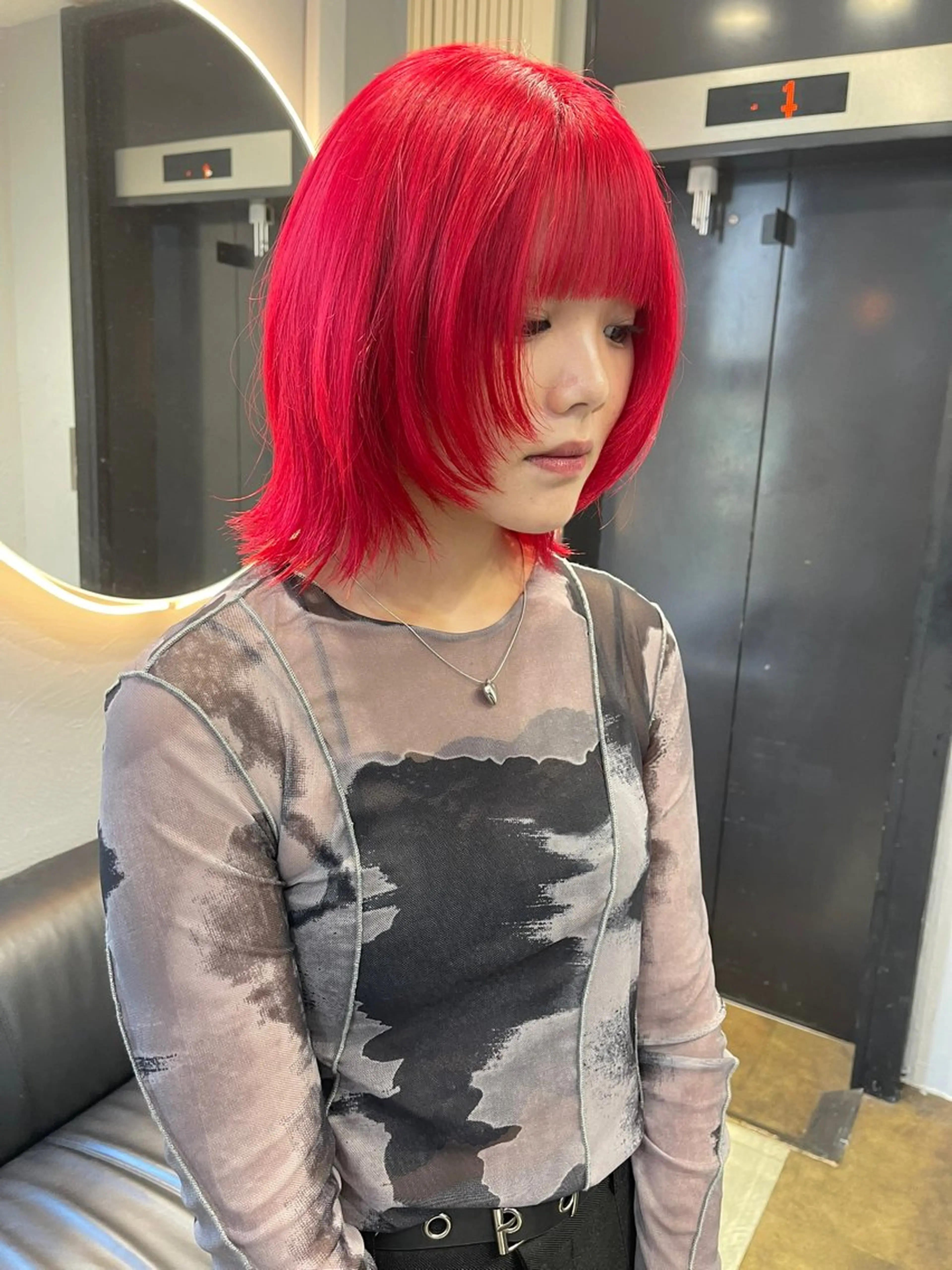 ミディアム カラー ベージュカラー ブリーチ ケアブリーチ デザインカラー ダブルカラー ヘアカラー トリートメント 宮崎　達也 ブリーチ／レイヤーのヘアスタイル