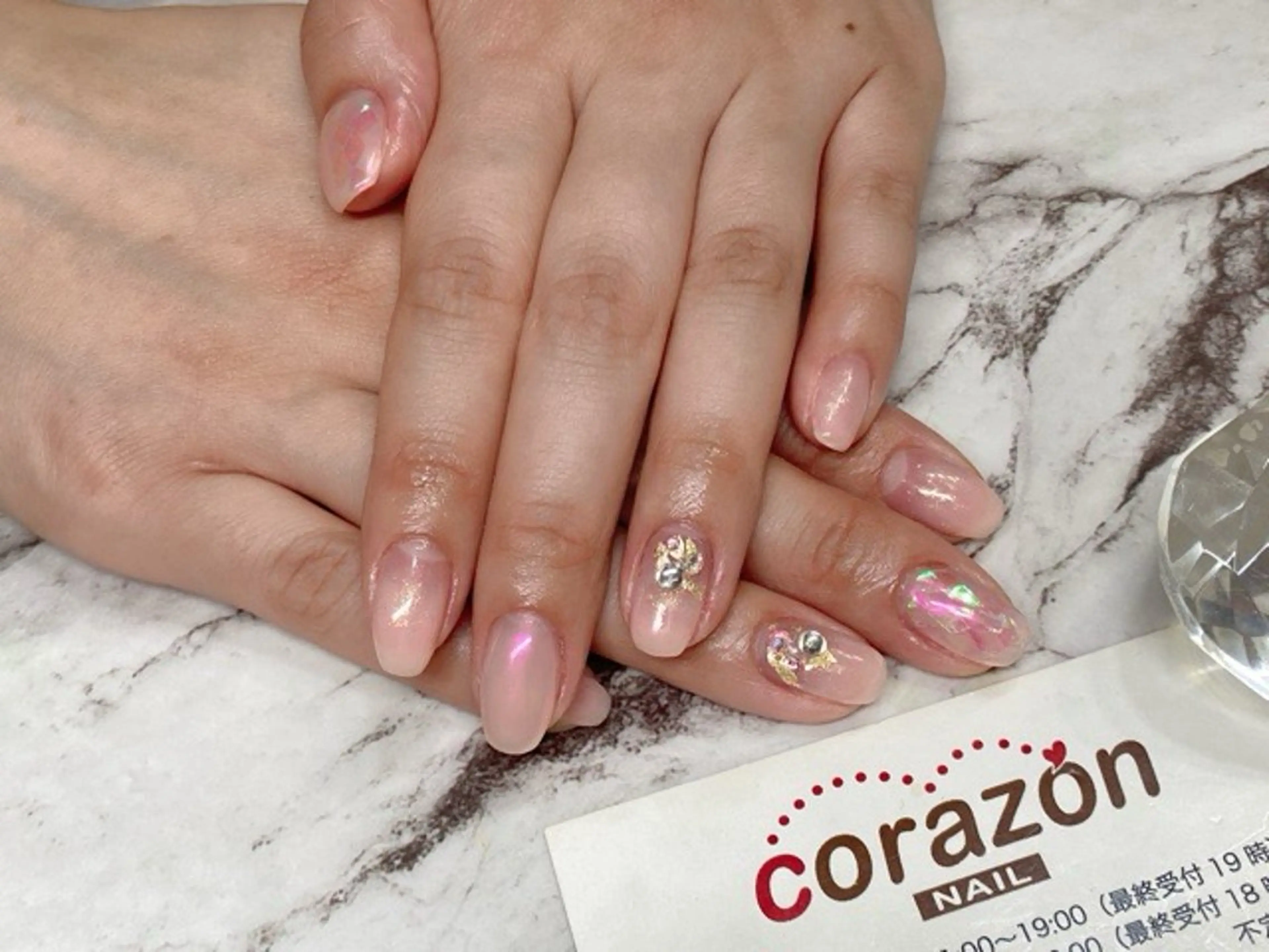 ネイル アートネイル 氷ネイル・うるうるネイル ピンク ストーンネイル corazon所属・ネイリスト aicoのネイルデザイン