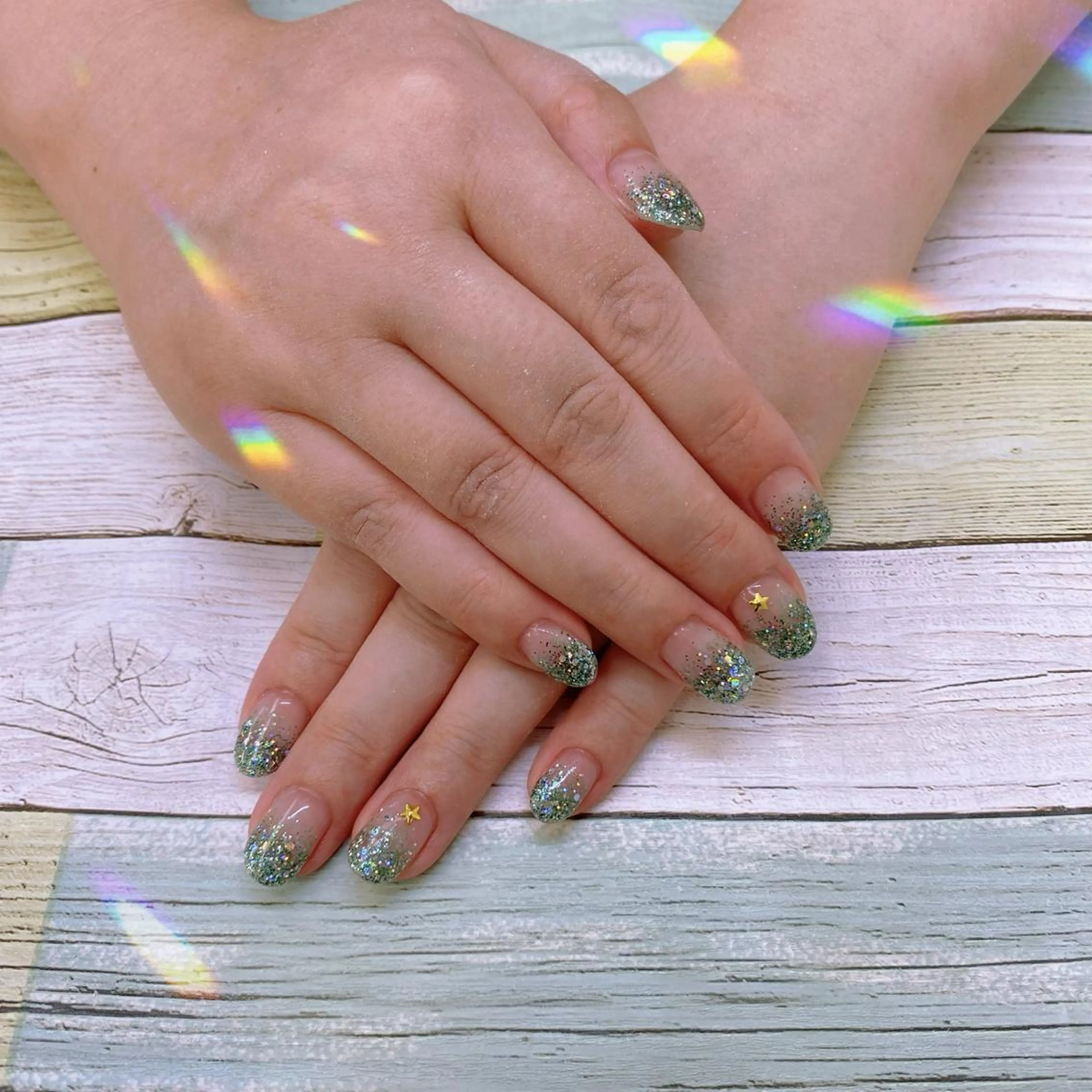 ネイル ラメ(グリッター) ラメグラデーション Can I Dressy  溝ノ口店所属・F. Neneのネイルデザイン