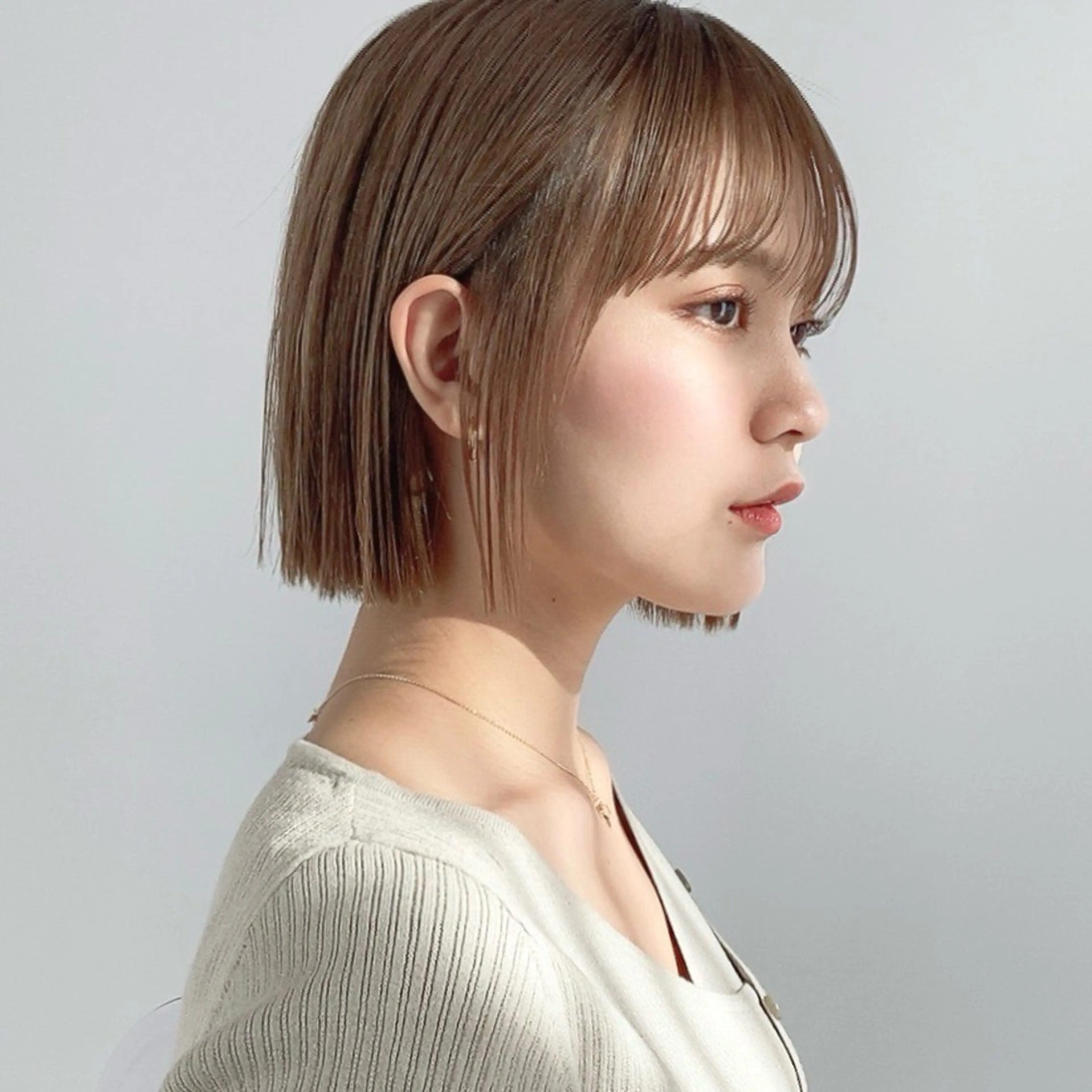 ショート ボブ レイヤーカット COA GINZA所属・マコ / ボブカット /前髪顔まわりカットのヘアスタイル