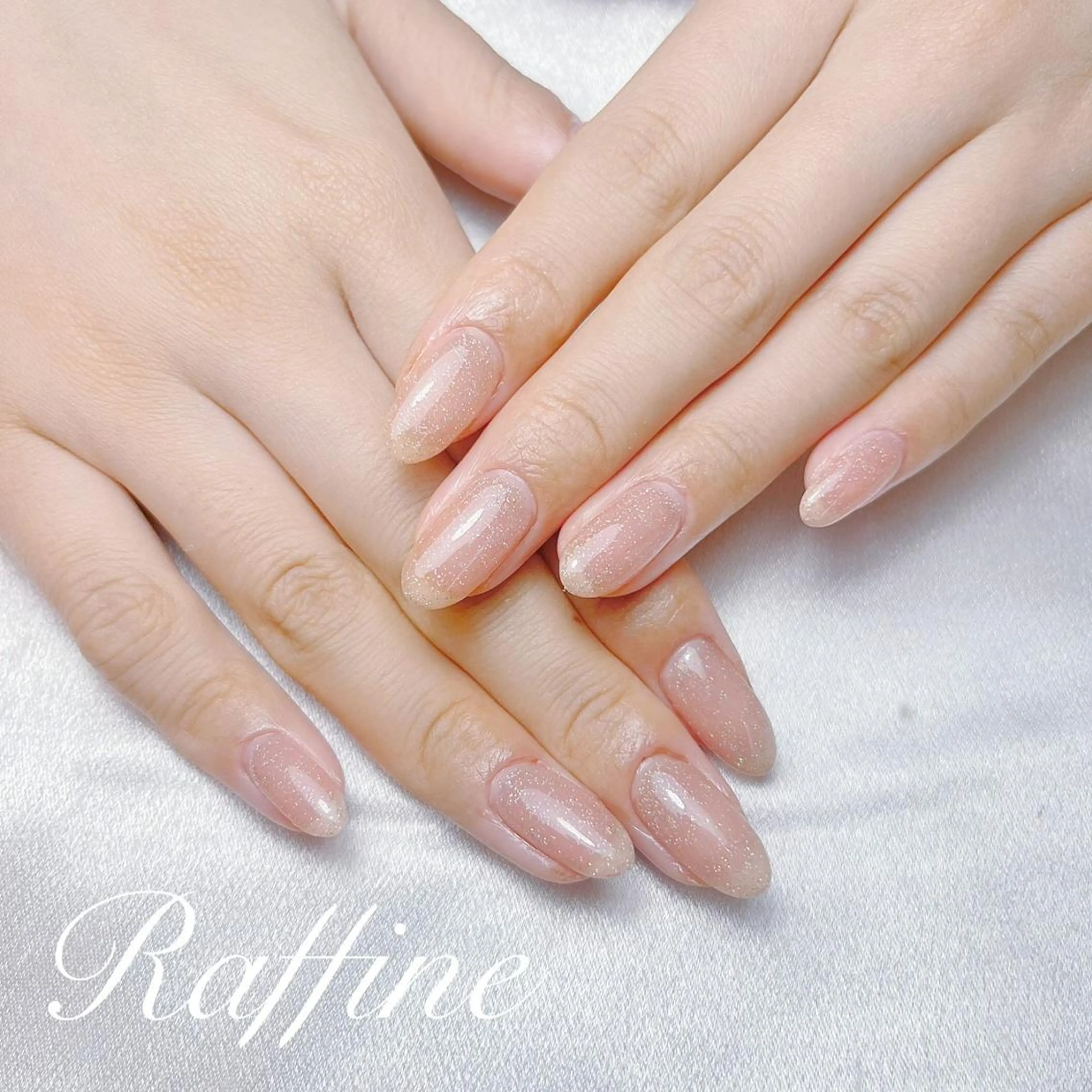 ネイル ハンドネイル RAFFINE 月🦋🩵のネイルデザイン