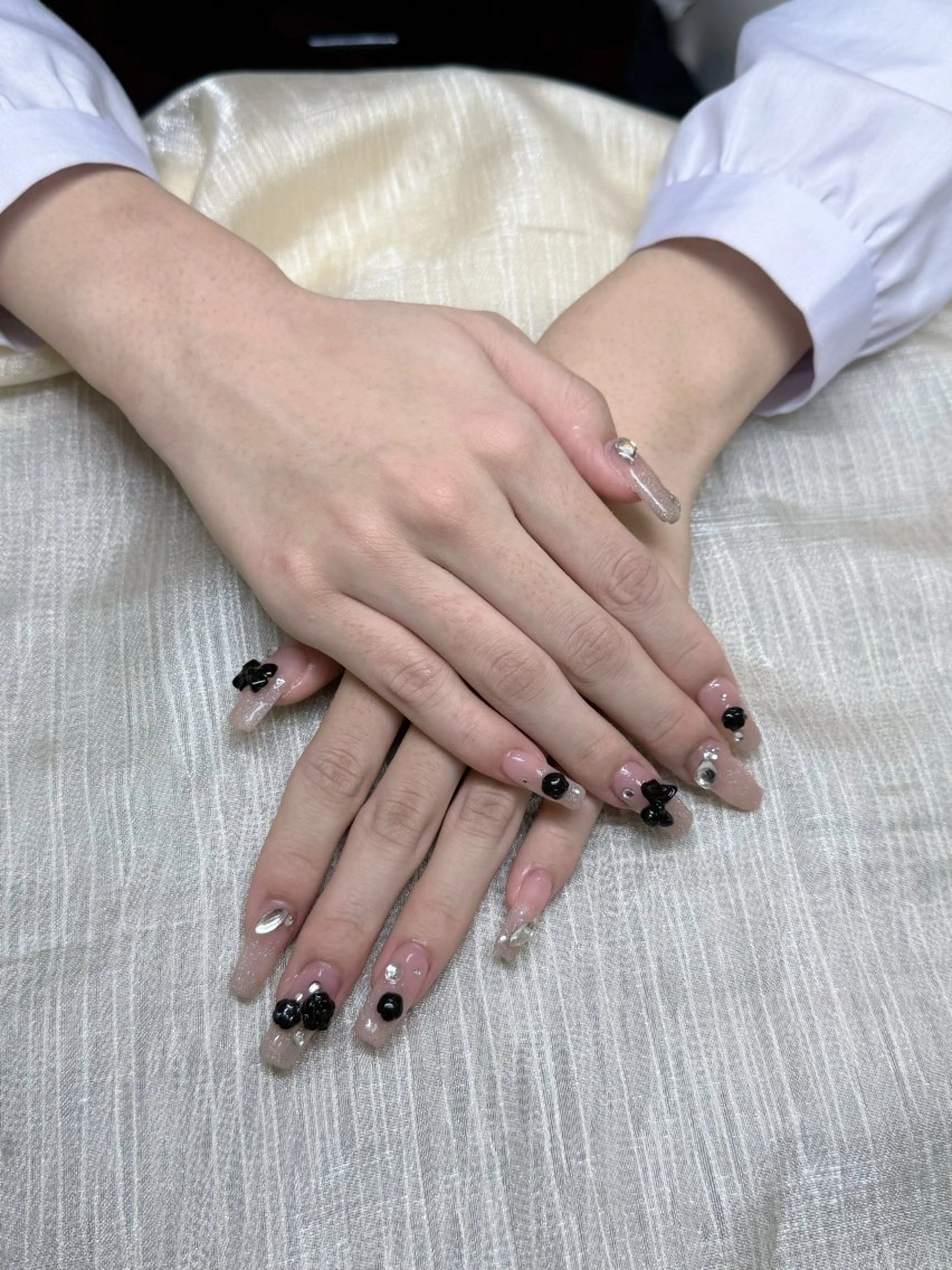 ネイル ハンドネイル R nailsalon所属・Rネルサイン よ よのネイルデザイン