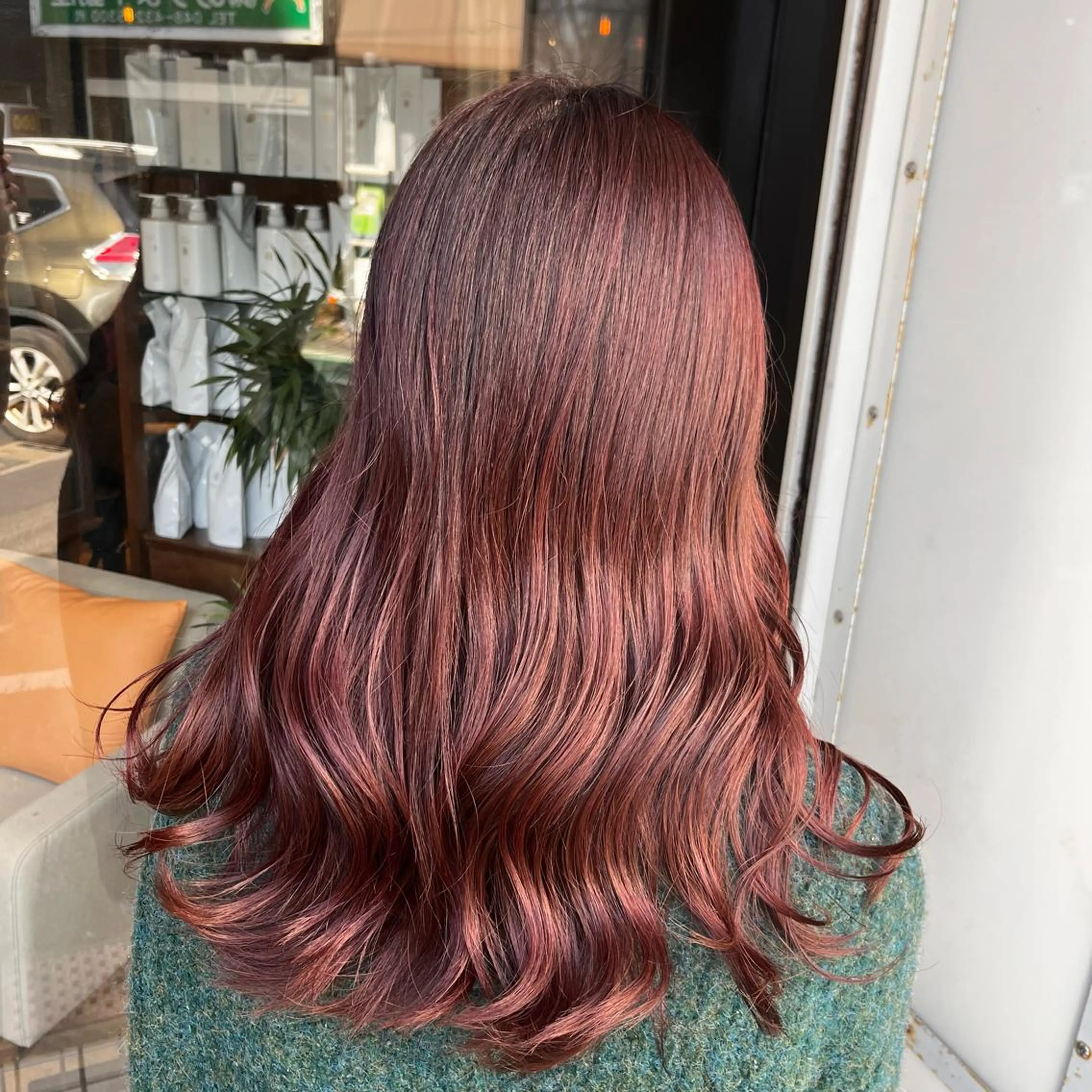 ロング カラー ヘアカラー おくだ　りお /ハイトーンカラーのヘアスタイル