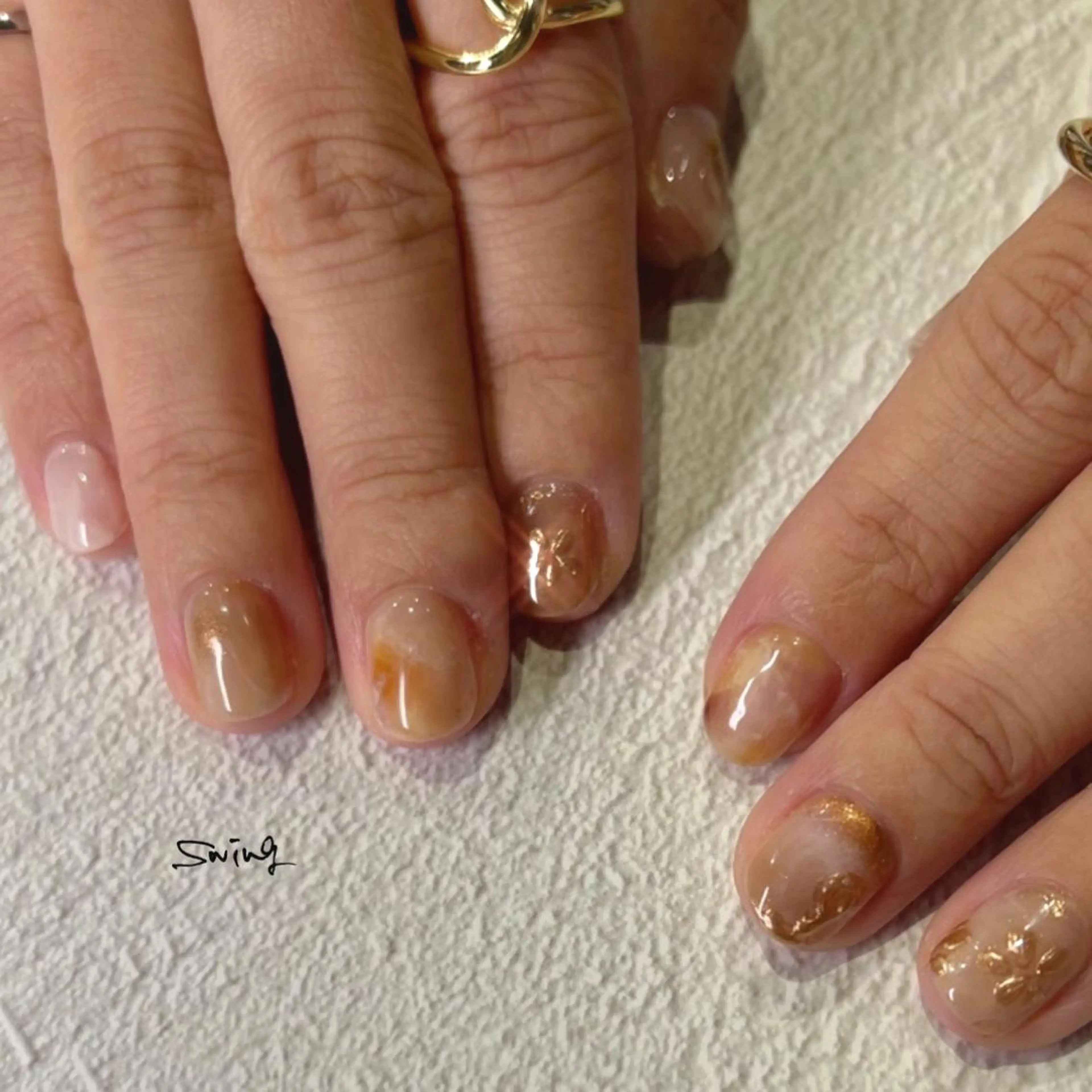 ネイル ブラウン ニュアンスネイル ハンドネイル SWING Nail Salon所属・Yoshida Takakoのネイルデザイン