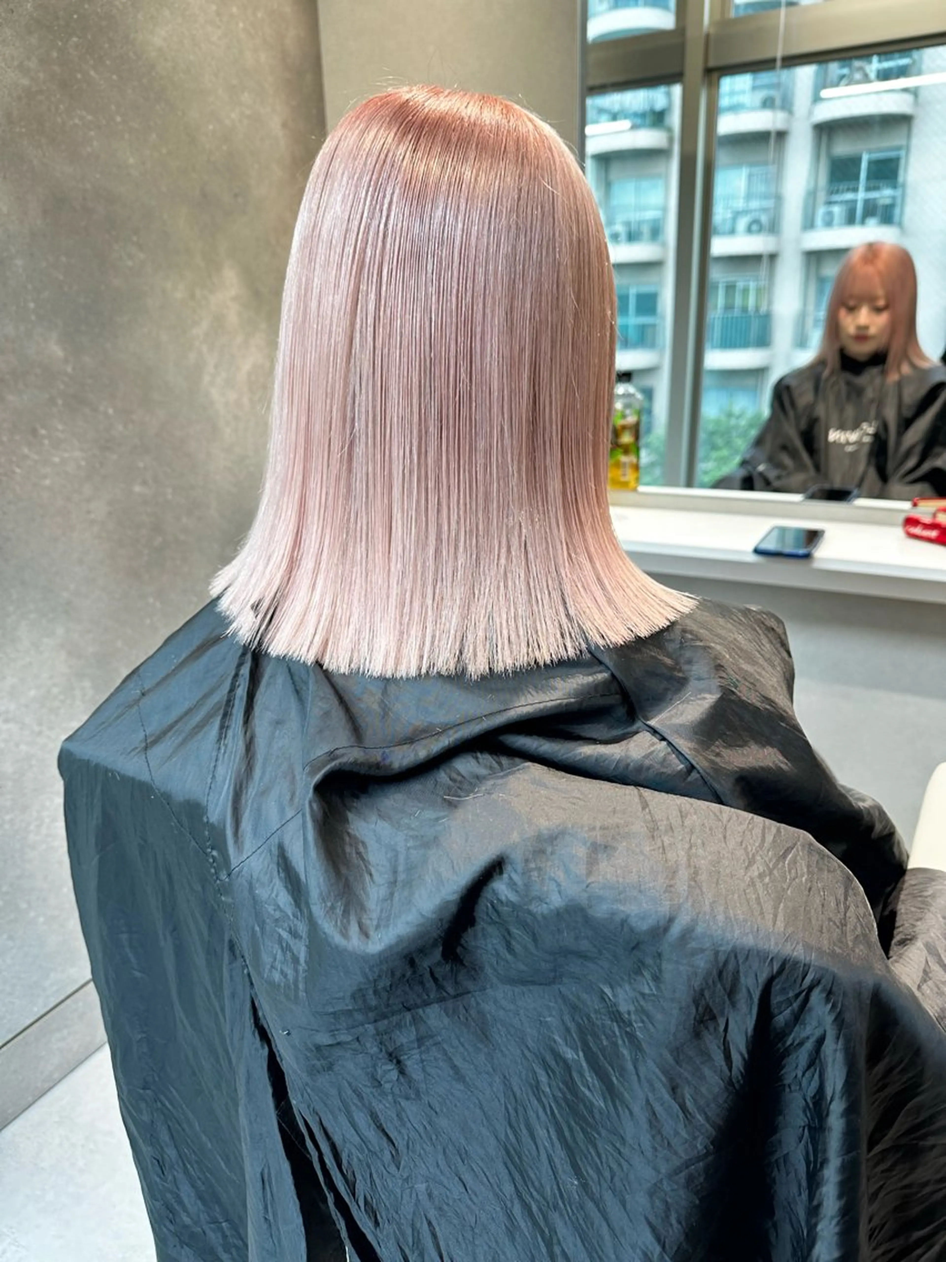 カラー ViVIE所属・VIVIE天神 ブリーチのヘアスタイル