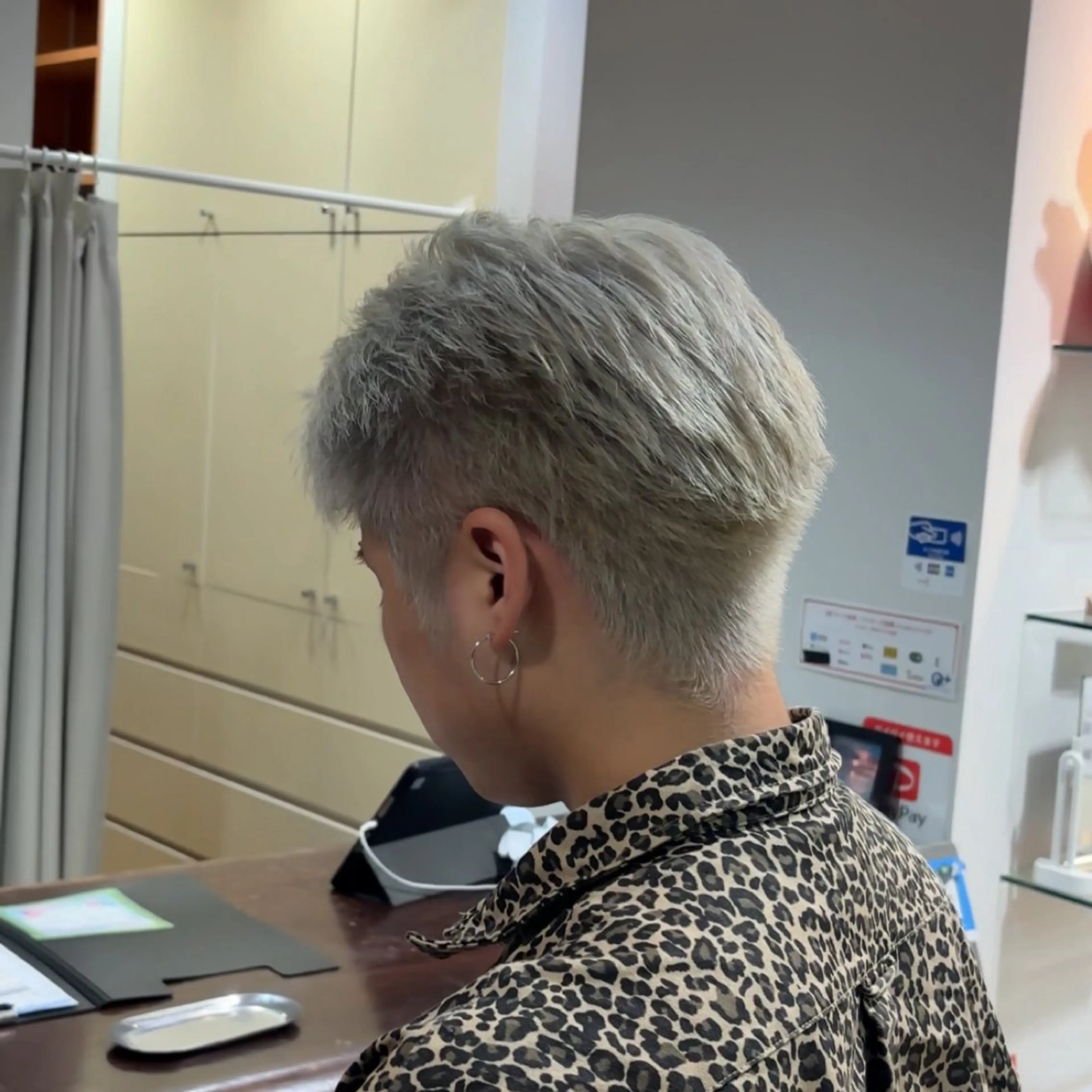 ショート メンズケアパーマ✨️ ケアブリーチカラーのヘアスタイル