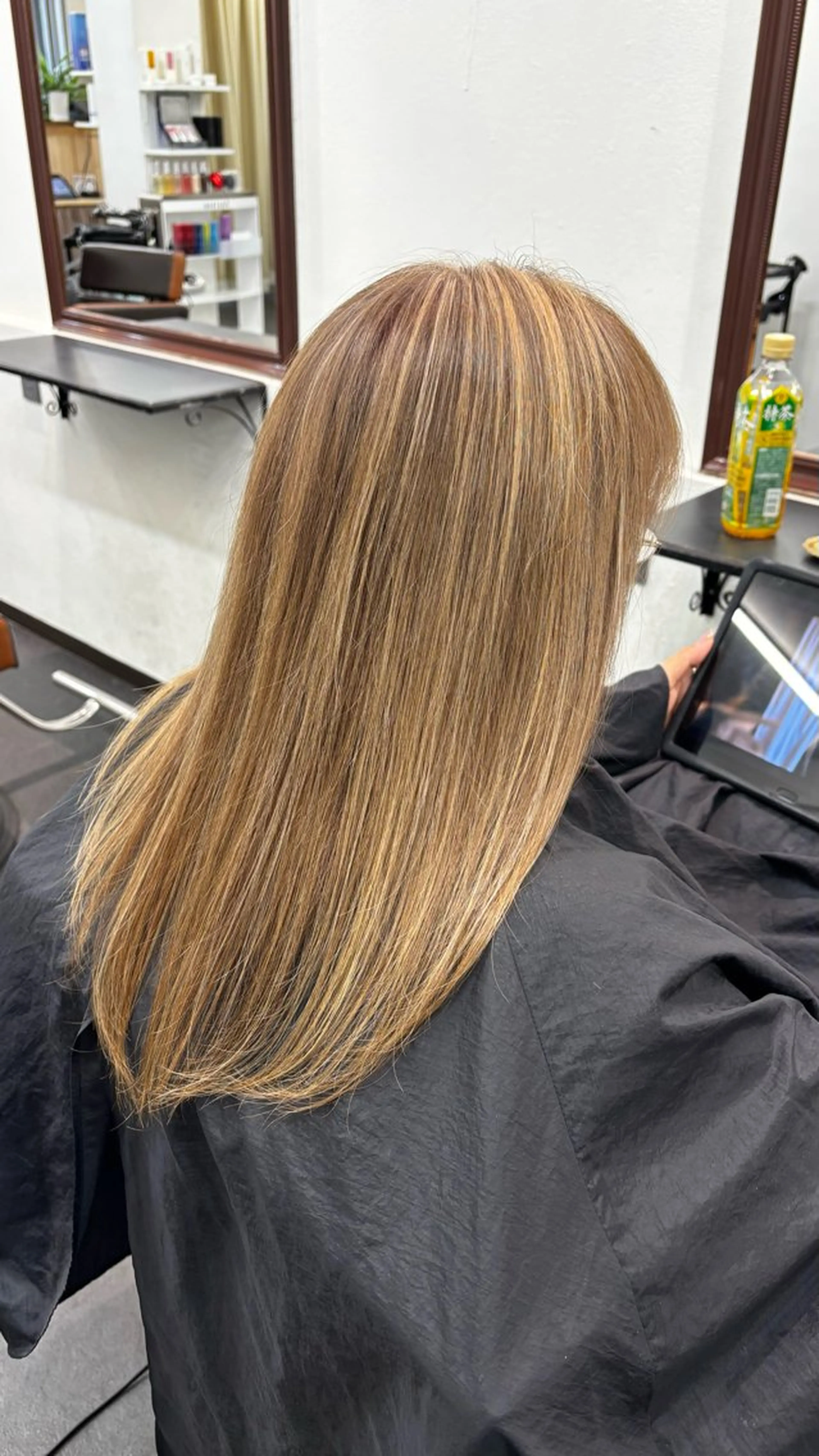 ロング ハイライト HANNA 🌺🌊のヘアスタイル