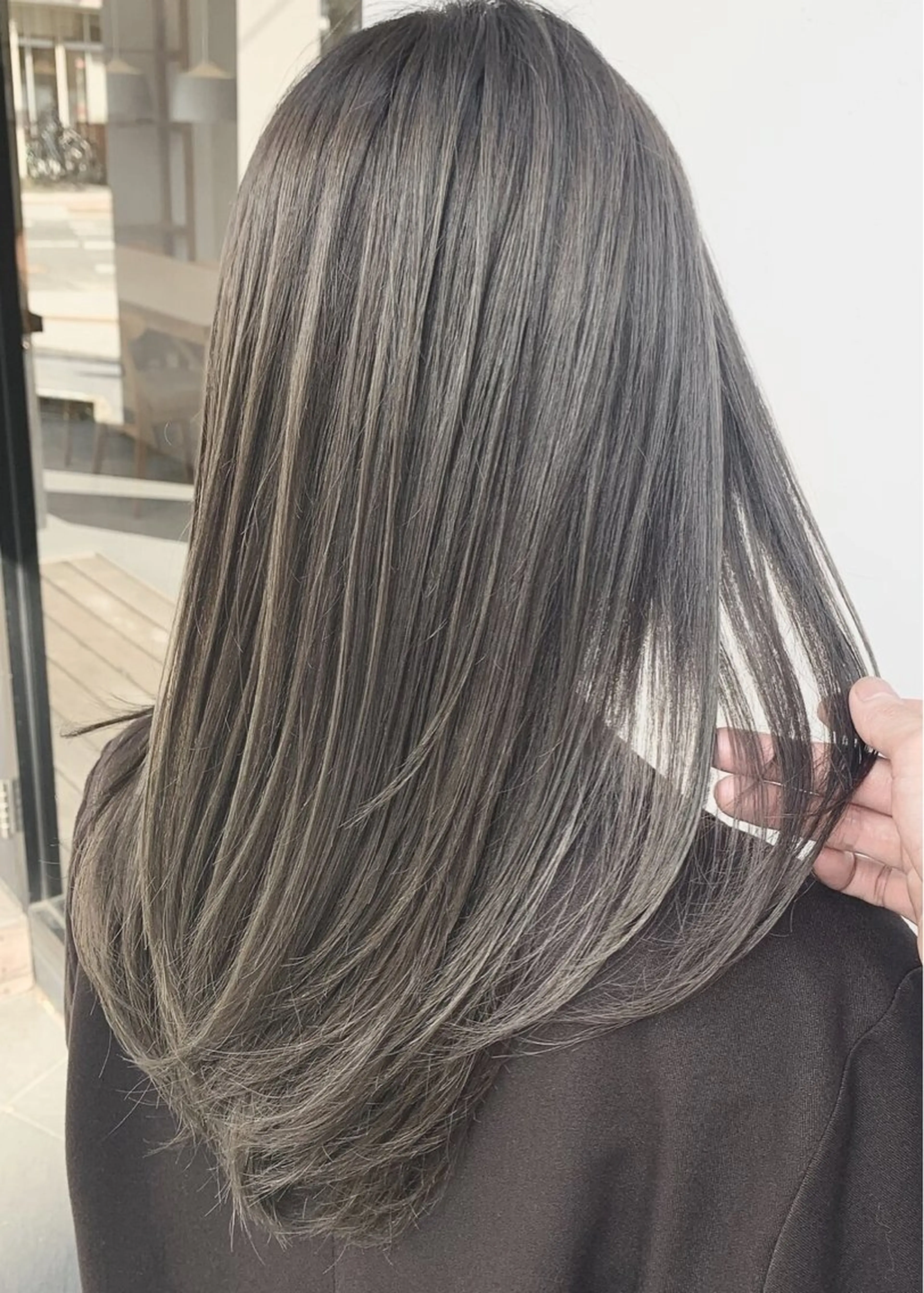 セミロング カット ヘアカラー トリートメント hoNua. 栄/透明感カラーのヘアスタイル
